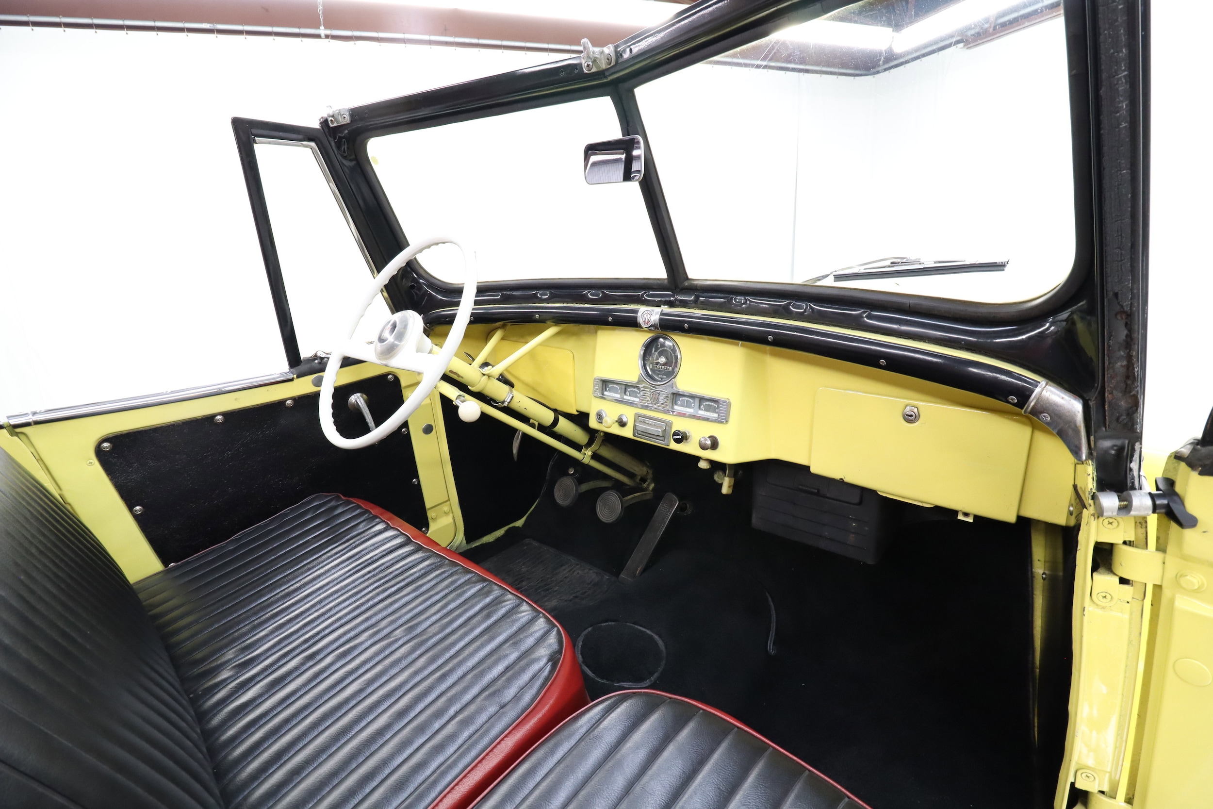 1950 Willys Jeepster 19