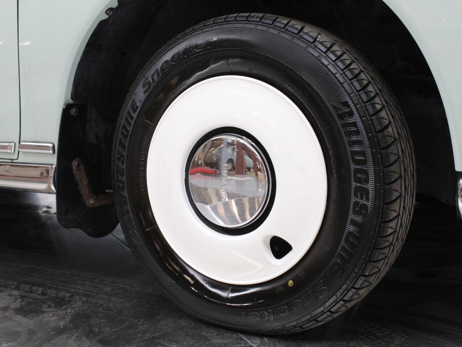 1991 Nissan Figaro 29