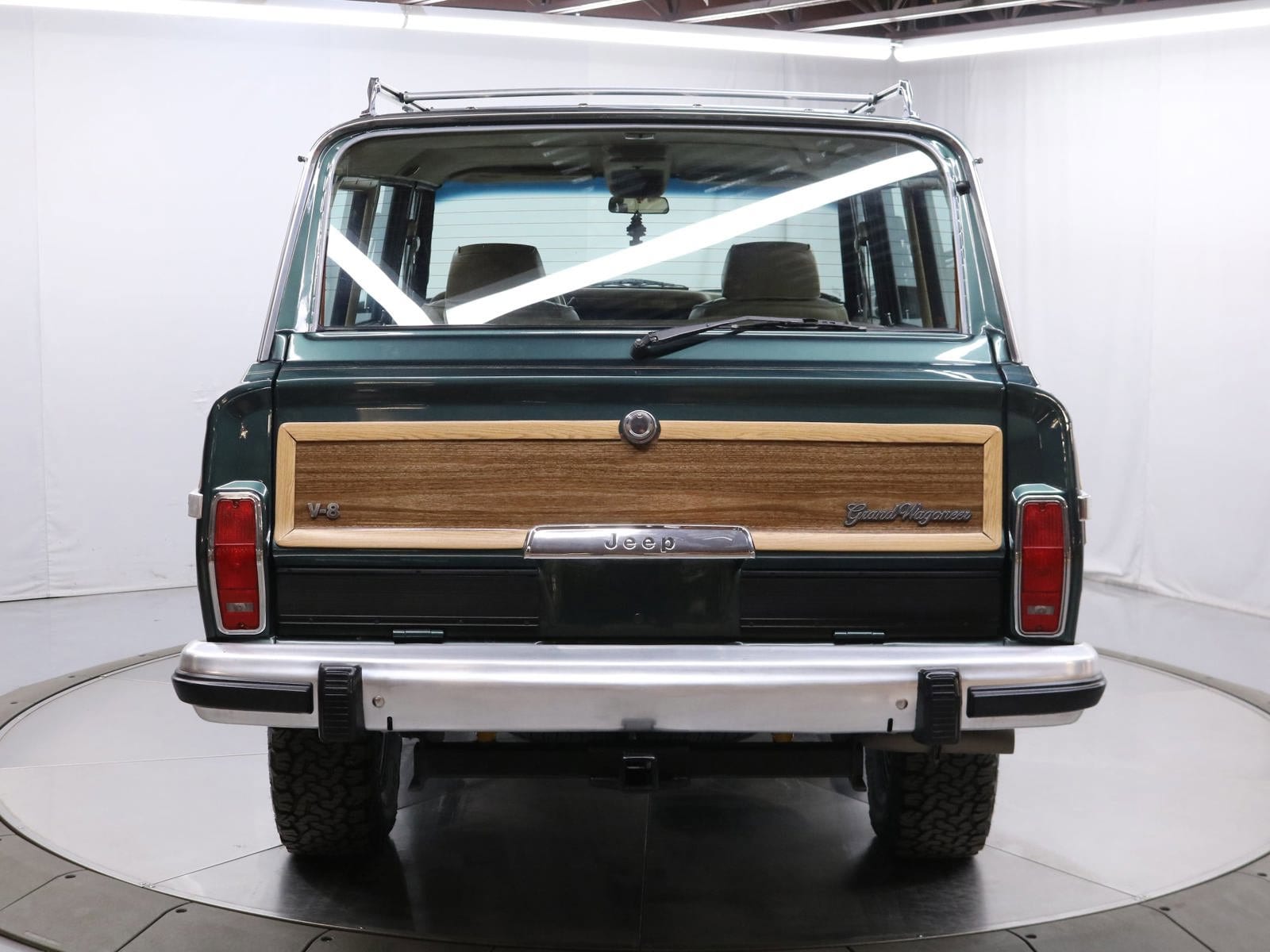 1991 Jeep Grand Wagoneer 5
