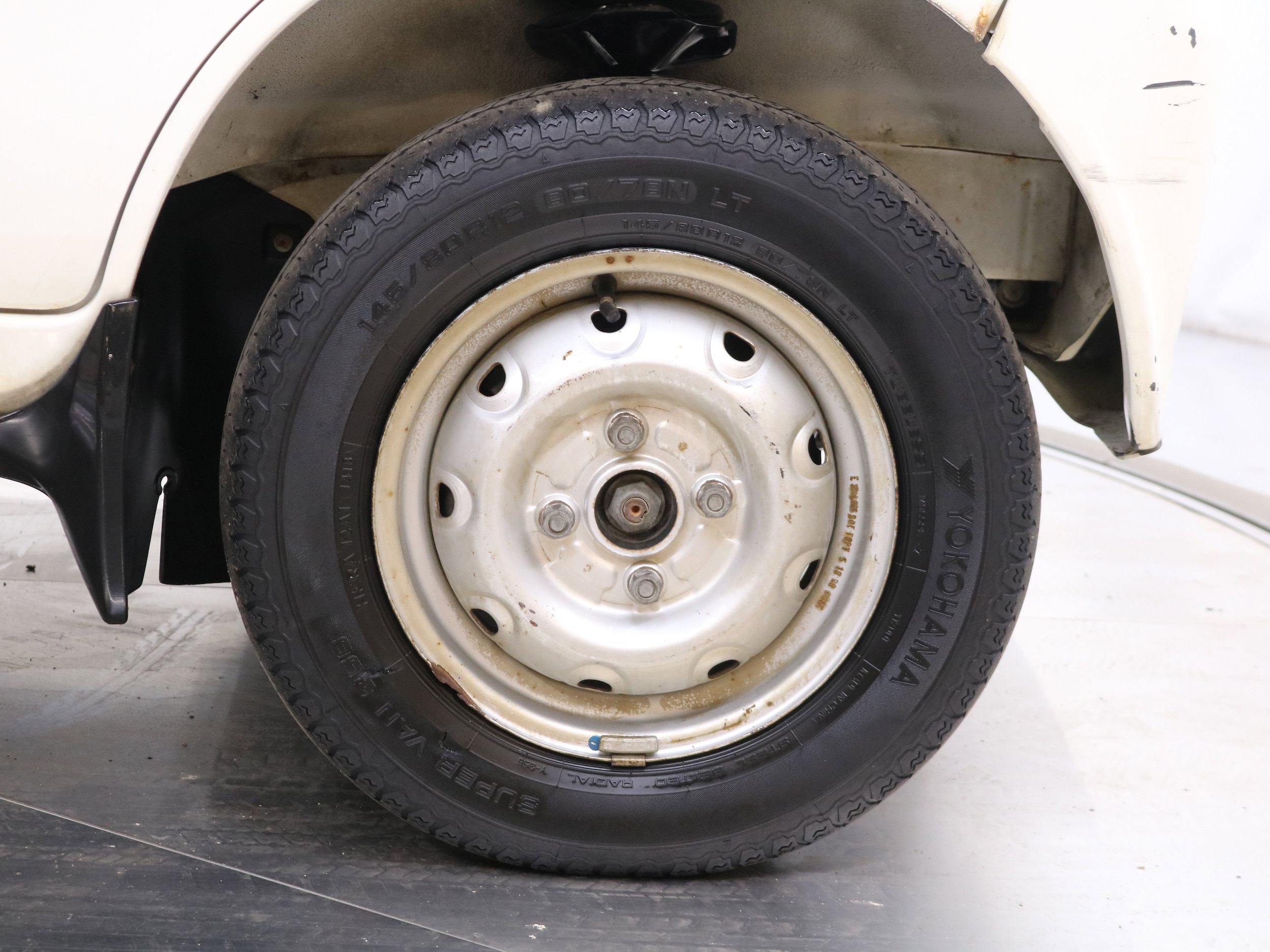1999 Suzuki Carry 28