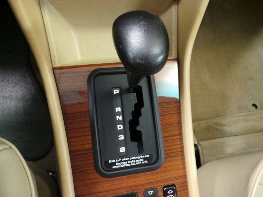 1991 Mercedes-Benz 300 SEL 23