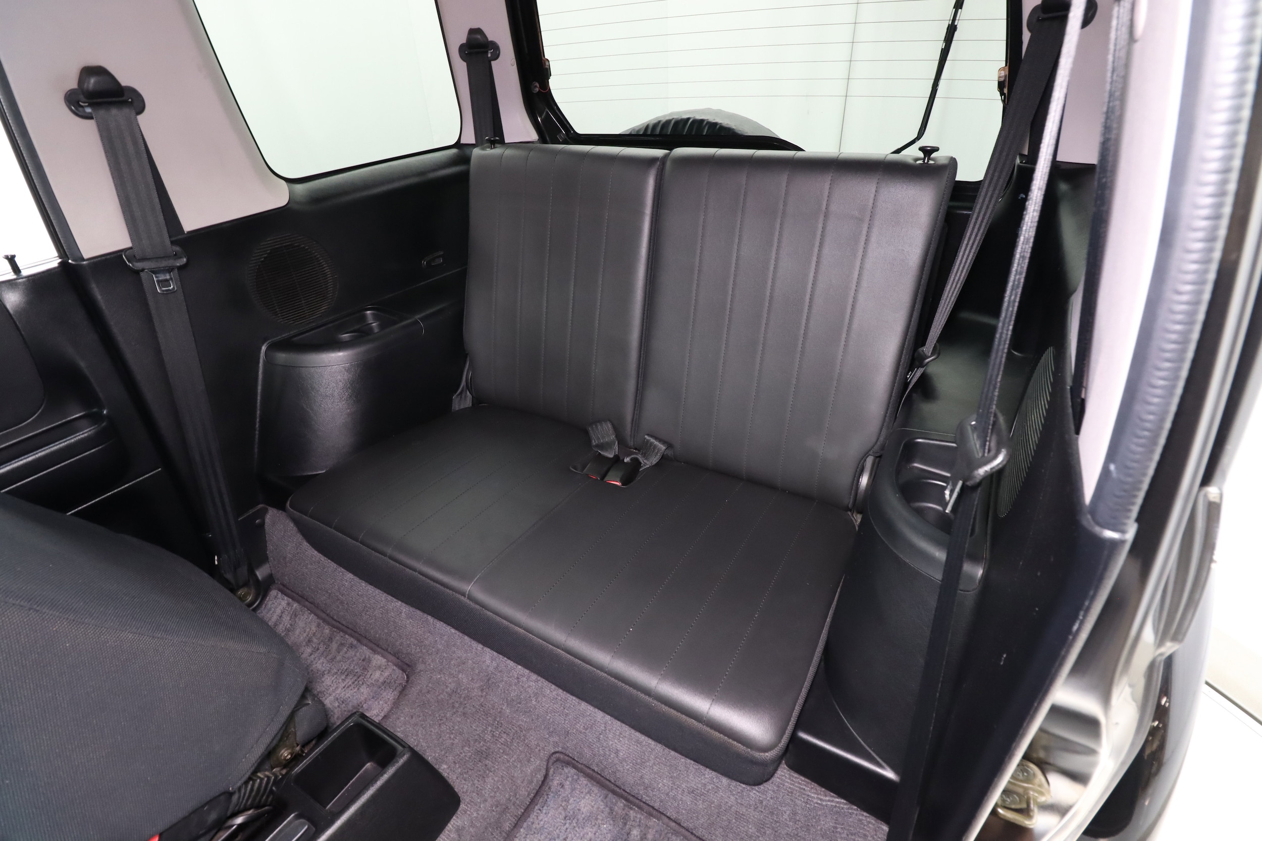 1998 Mitsubishi Pajero Jr 23