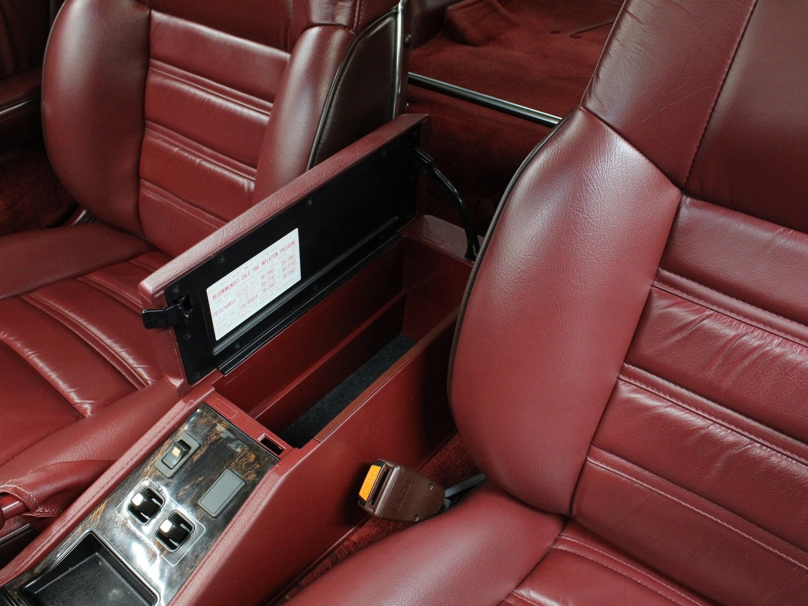 1985 Nissan 300ZX 42