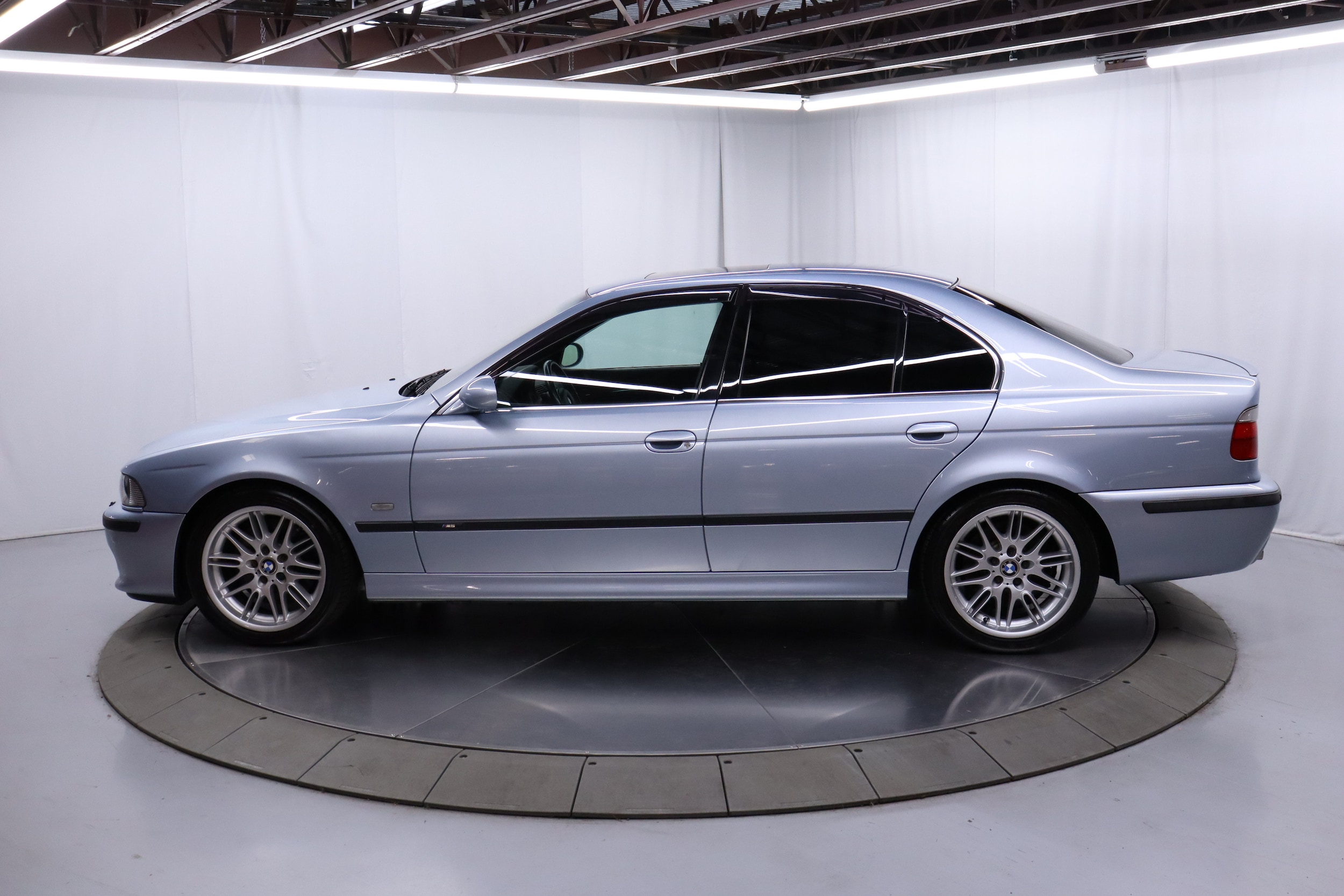 2000 BMW M5 4