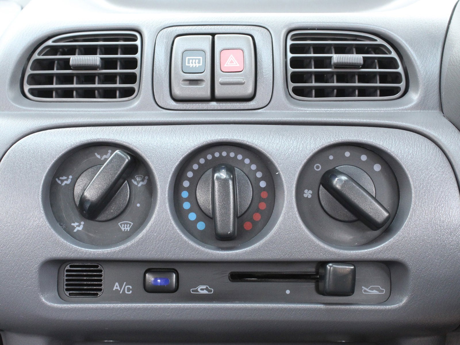 1997 Nissan March 13