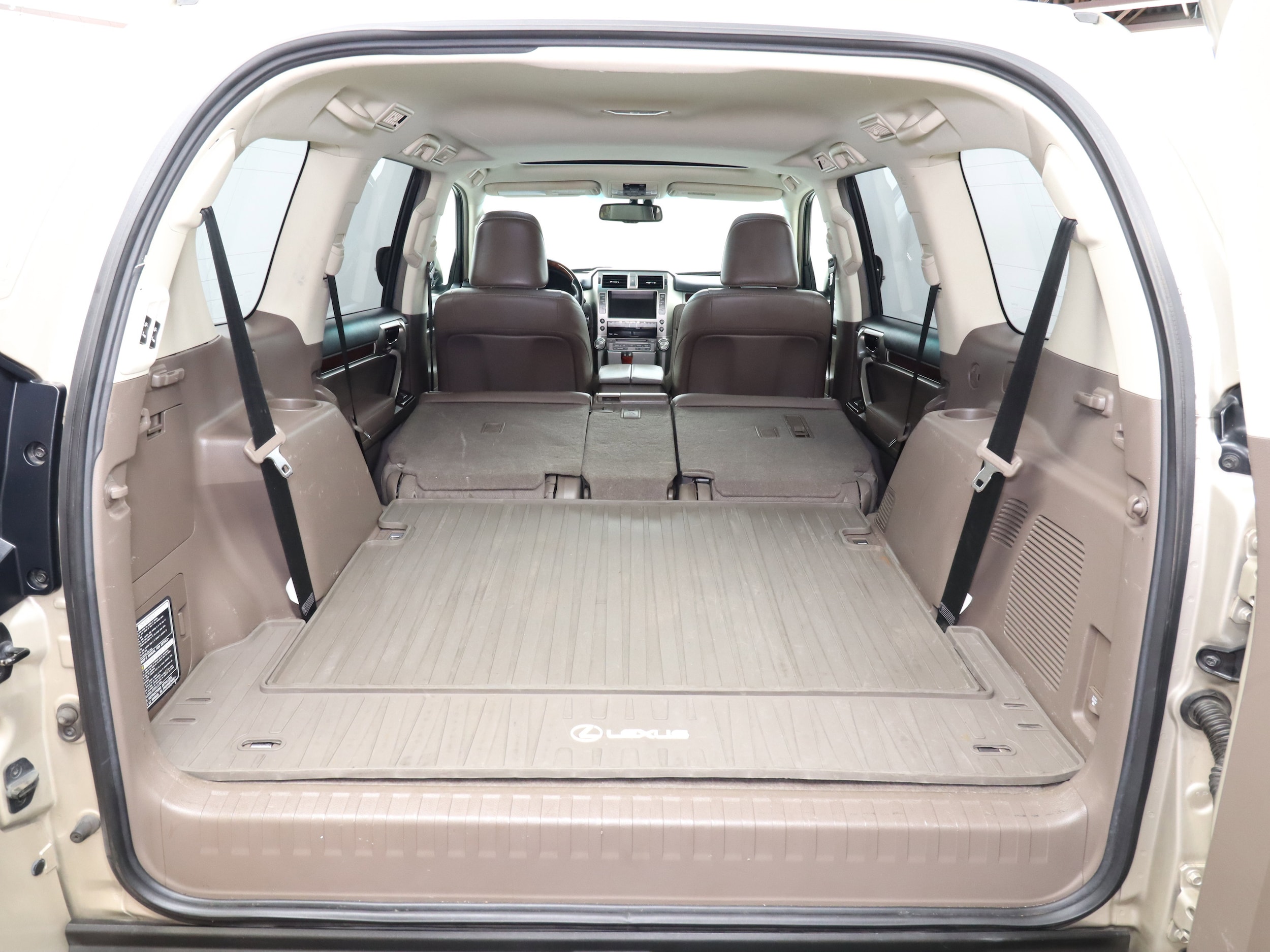 2011 Lexus GX460 32