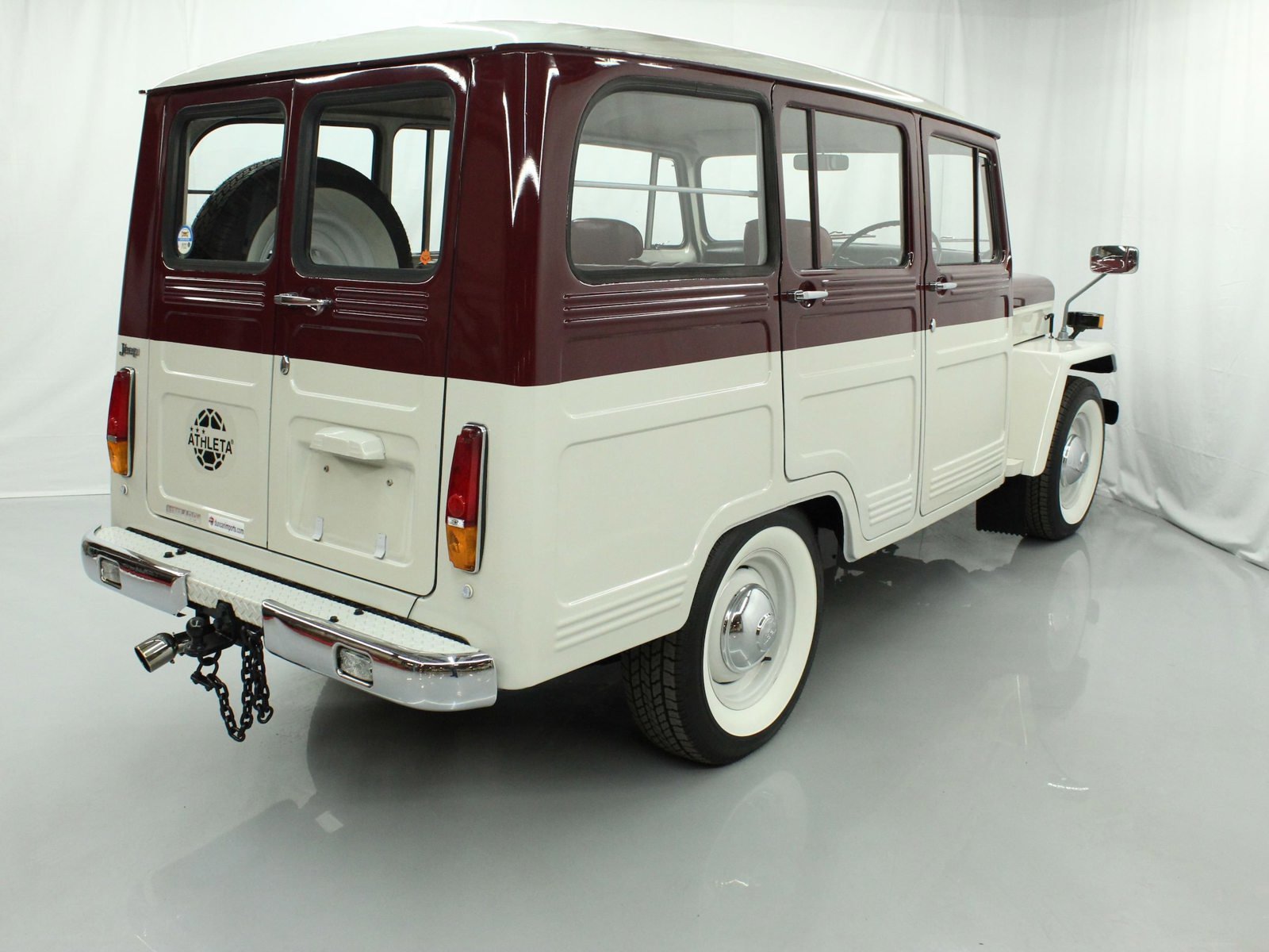 1975 Mitsubishi Jeep 9