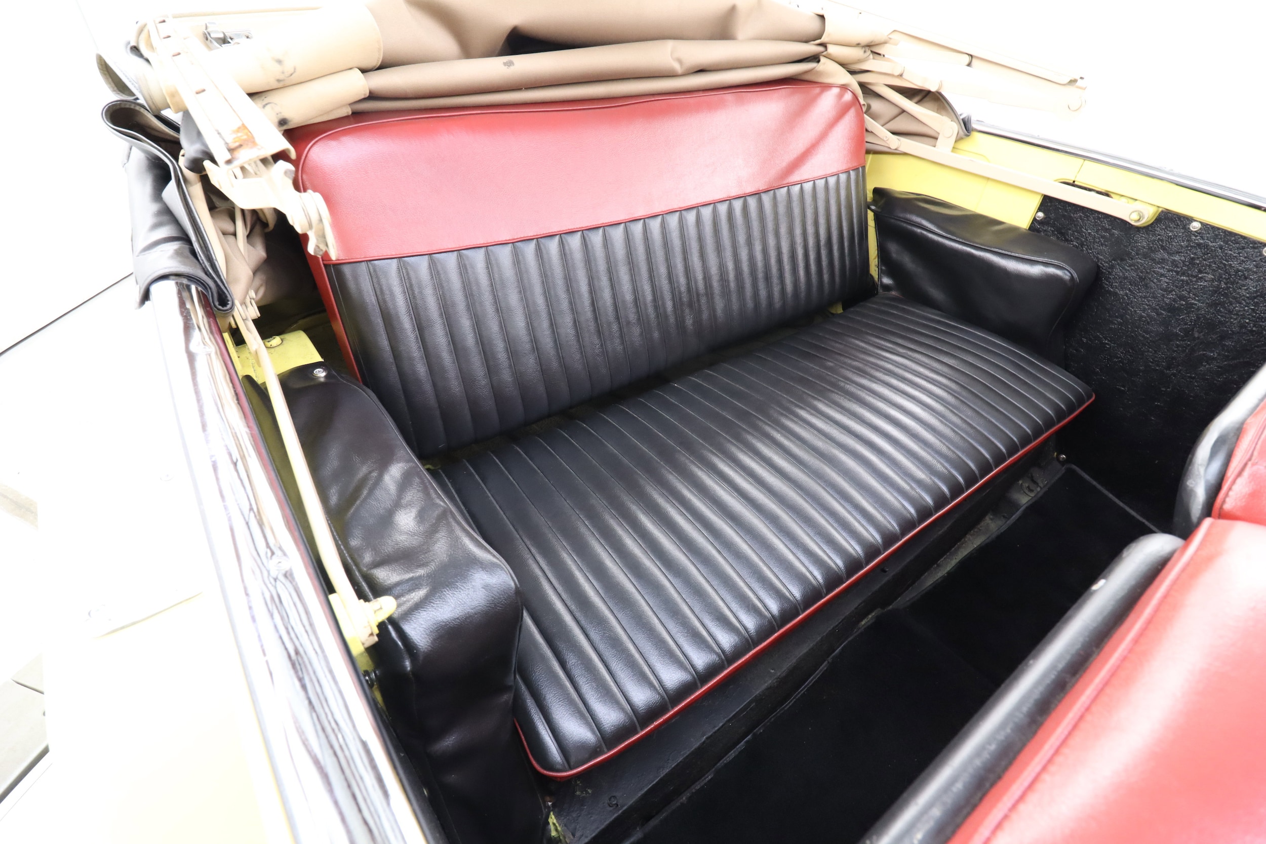 1950 Willys Jeepster 22