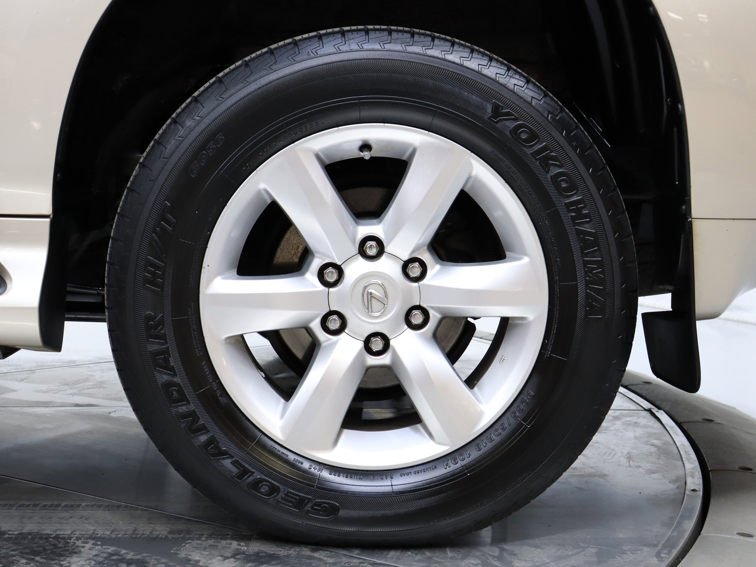 2011 Lexus GX460 36