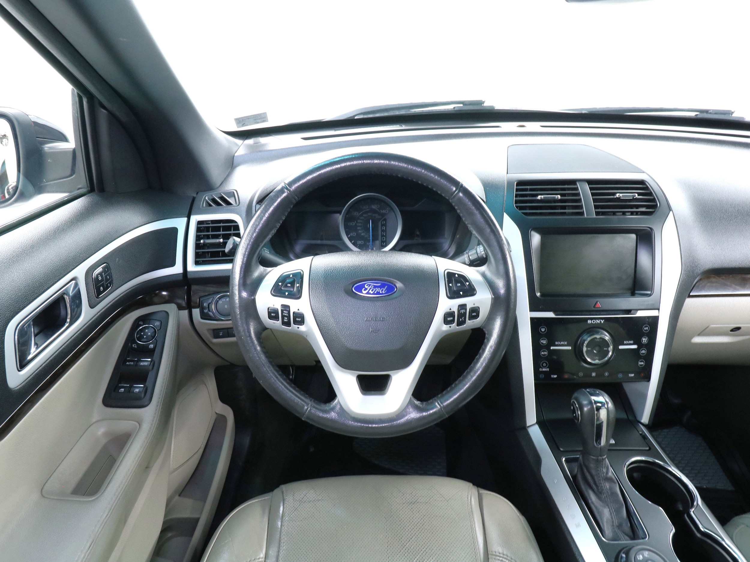 2015 Ford Explorer 10