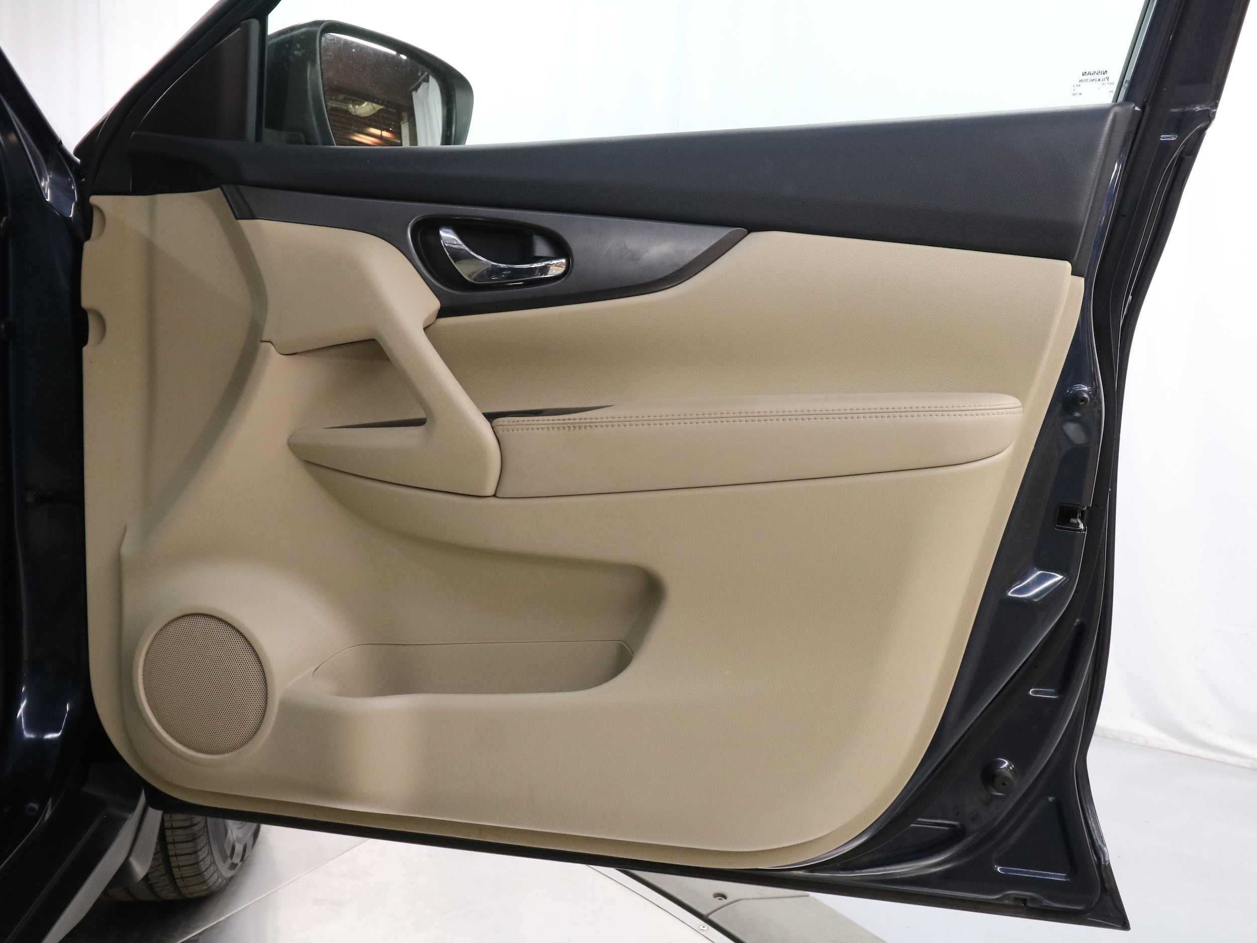 2015 Nissan Rogue 23