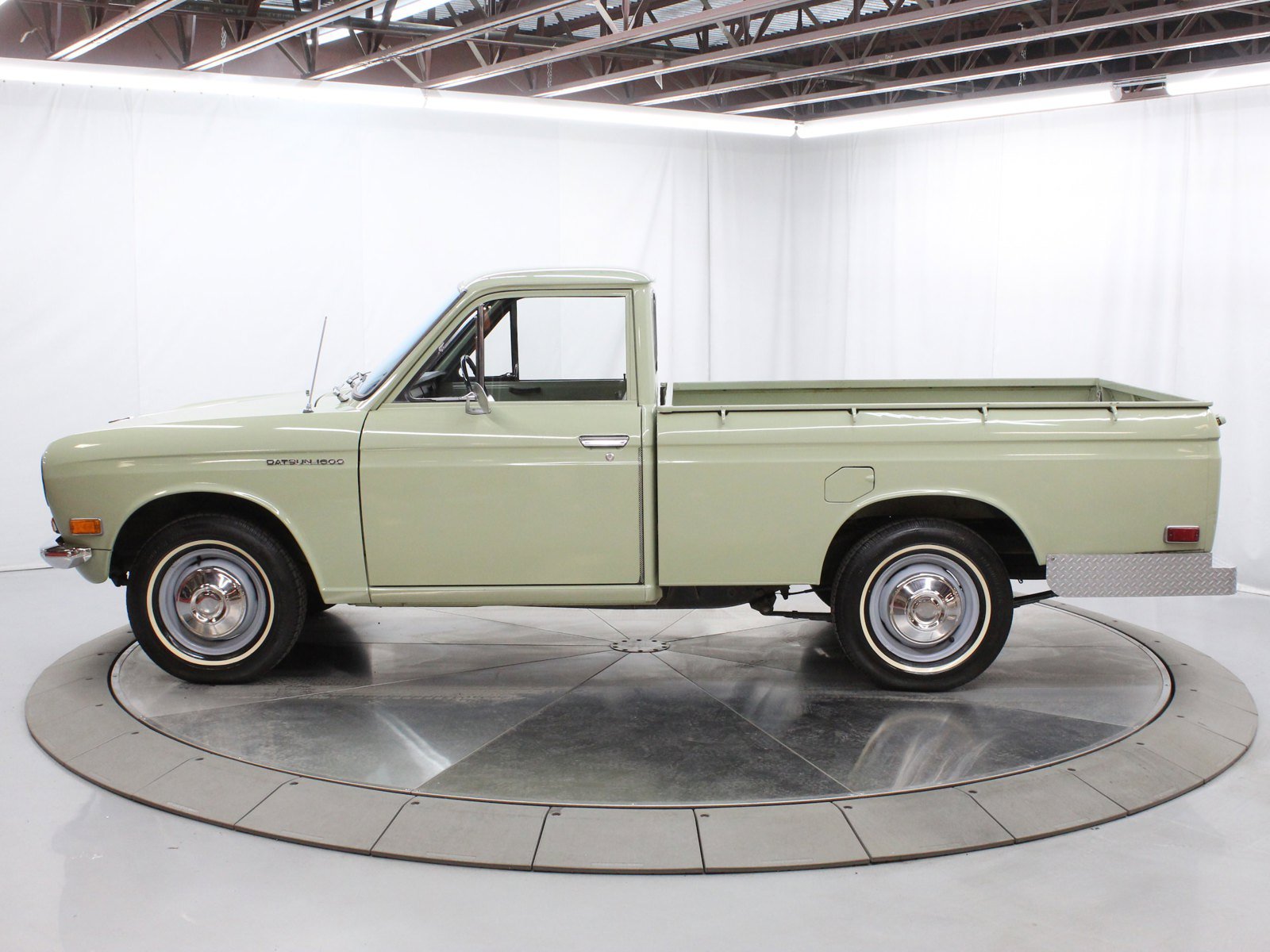 1971 Datsun 1600 10