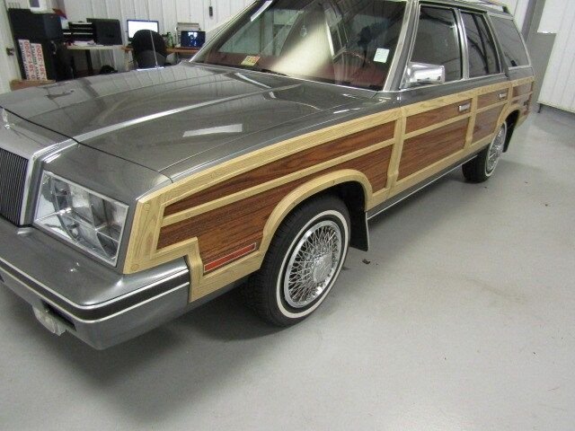 1982 Chrysler Town & Country 33