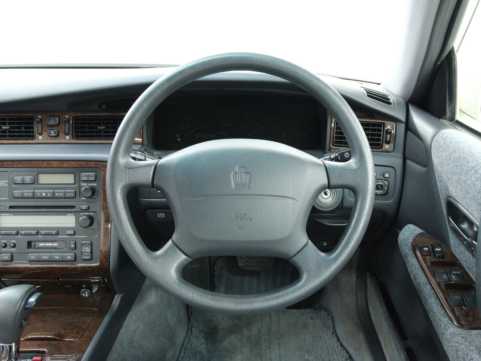 1997 Toyota Crown 13