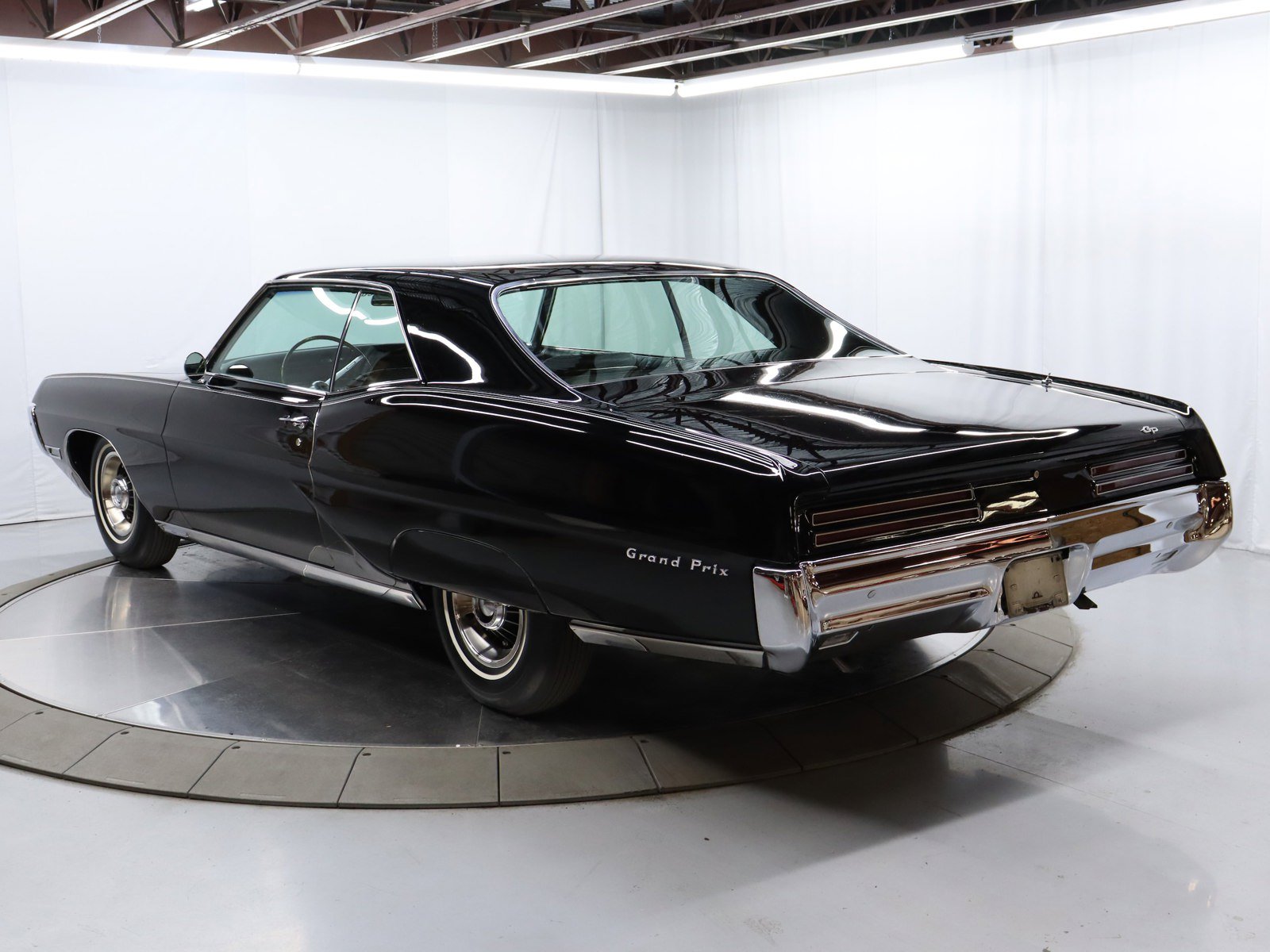 1967 Pontiac Grand Prix 12