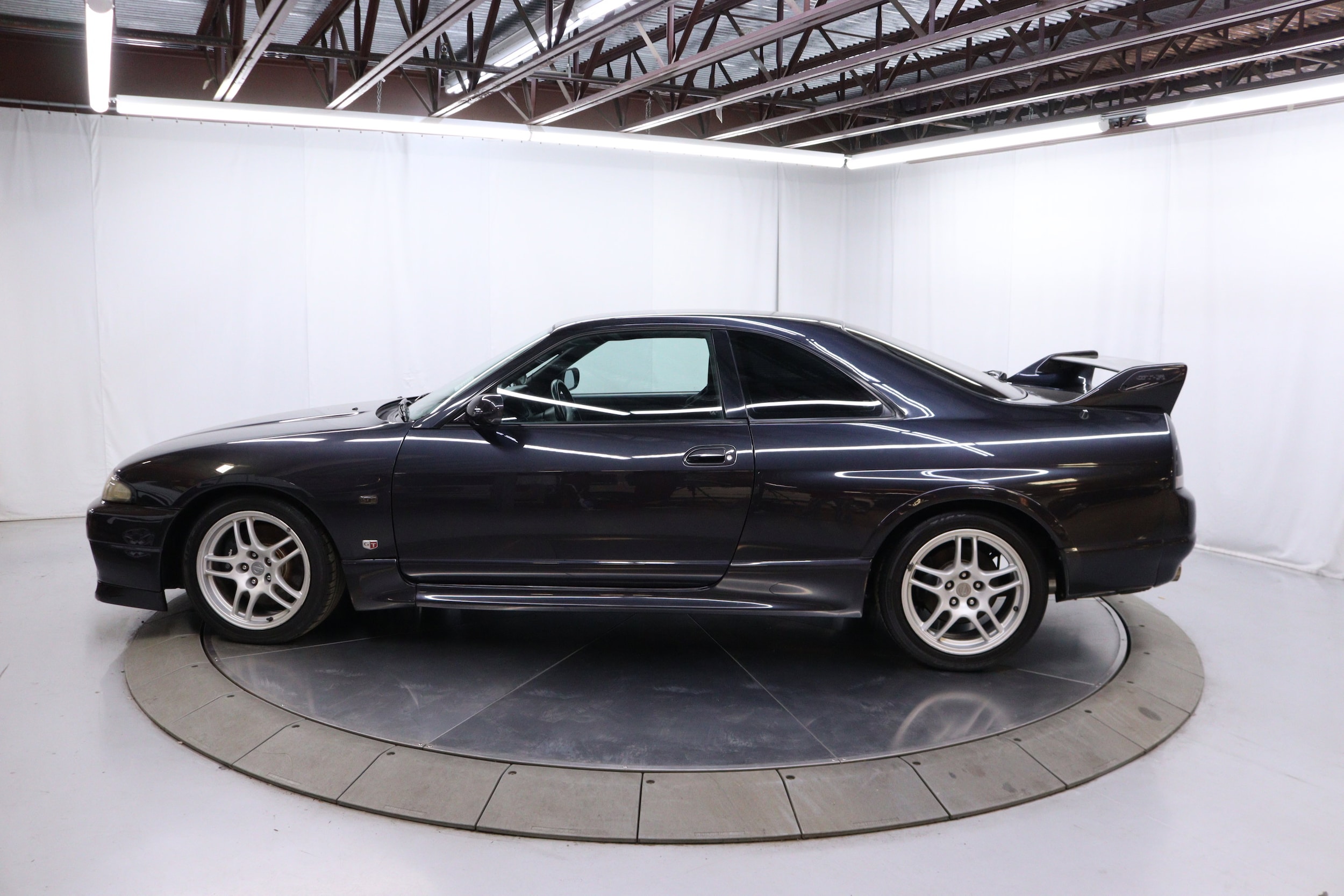 1995 Nissan Skyline 8