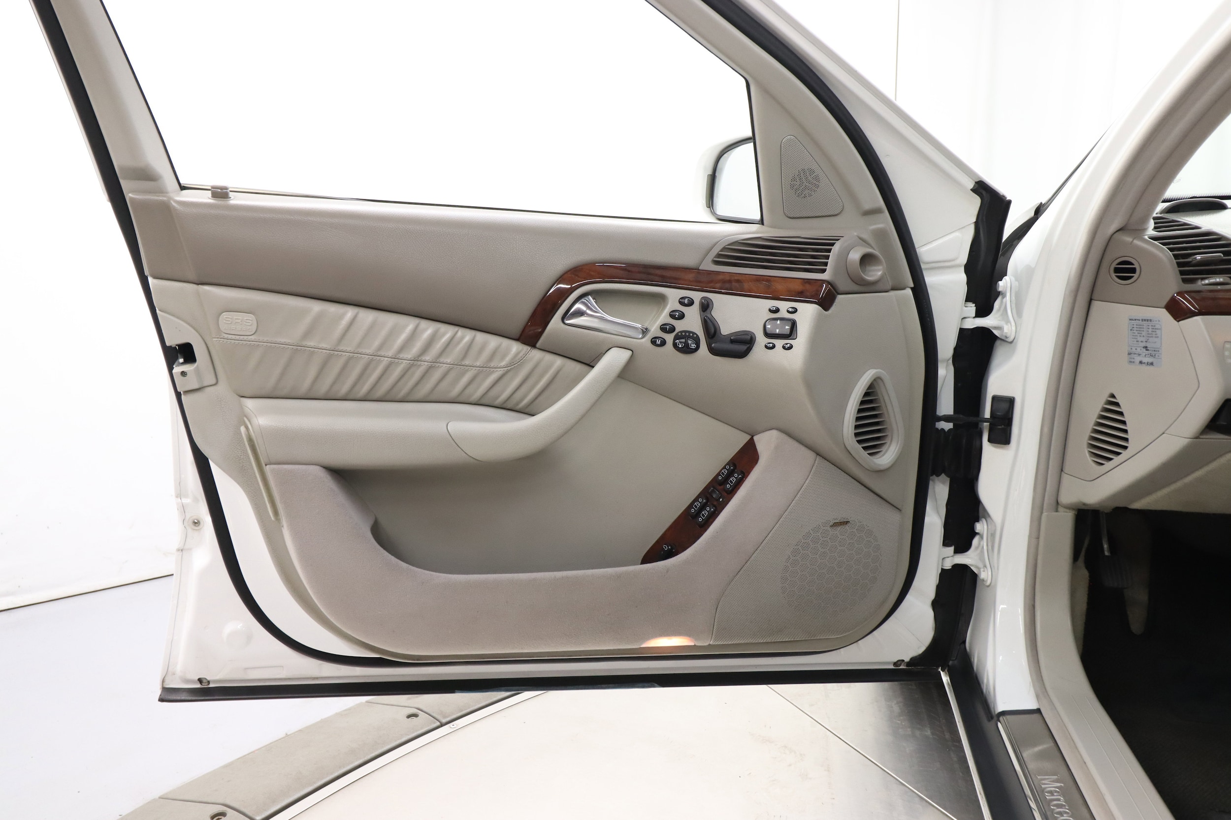 2000 Mercedes-Benz S500 24