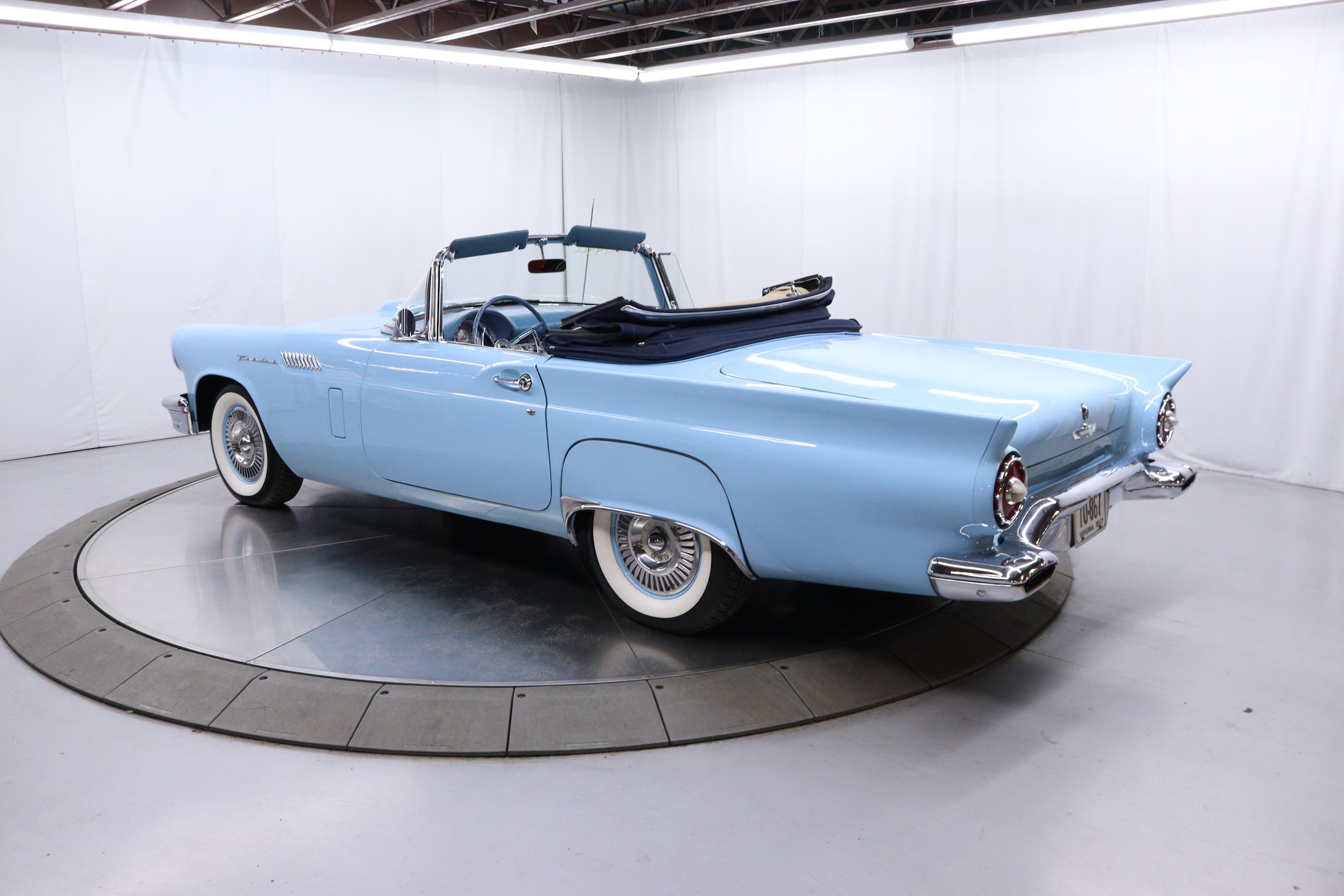 1957 Ford Thunderbird 25