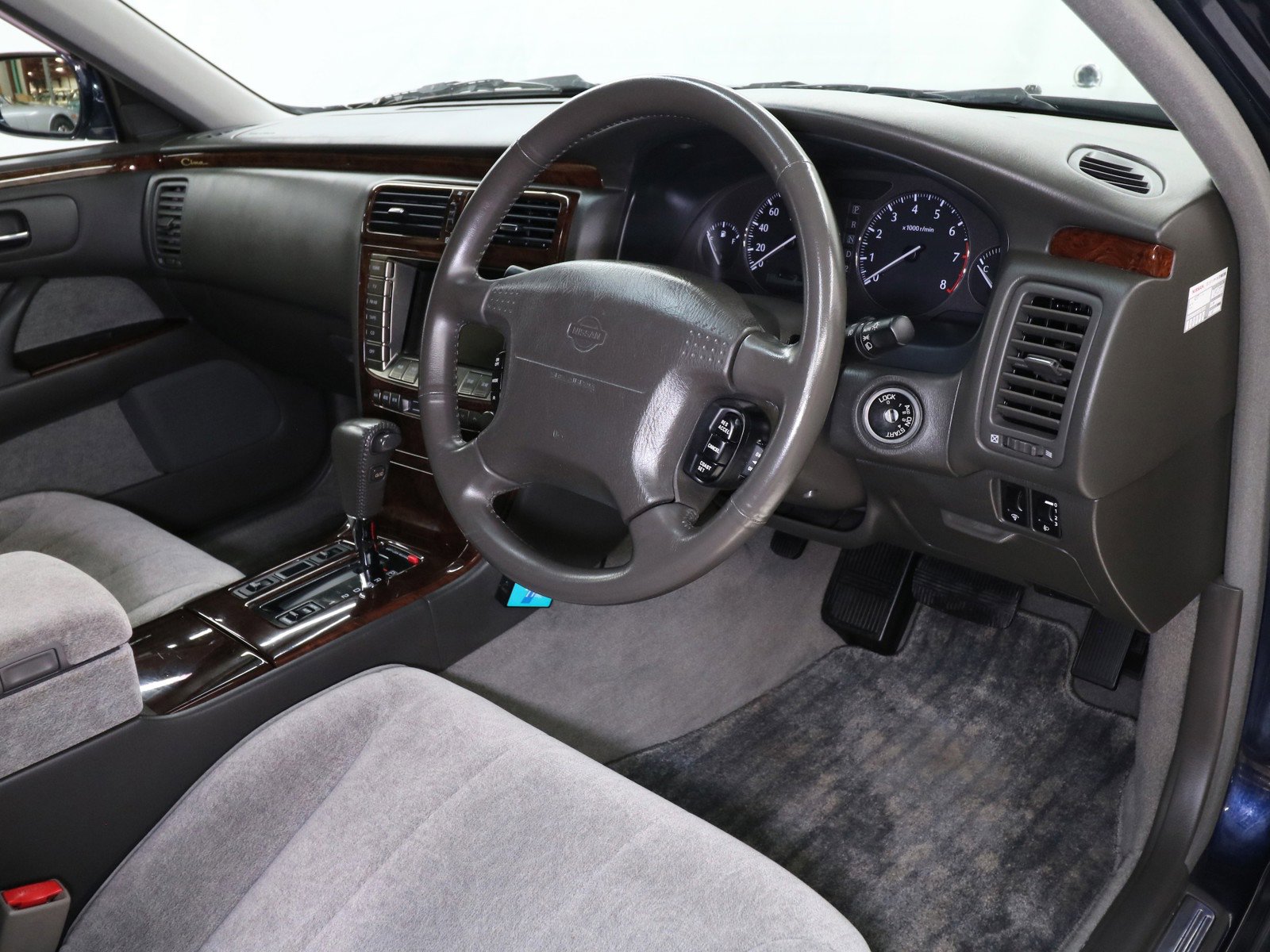 1998 Nissan Cima 11