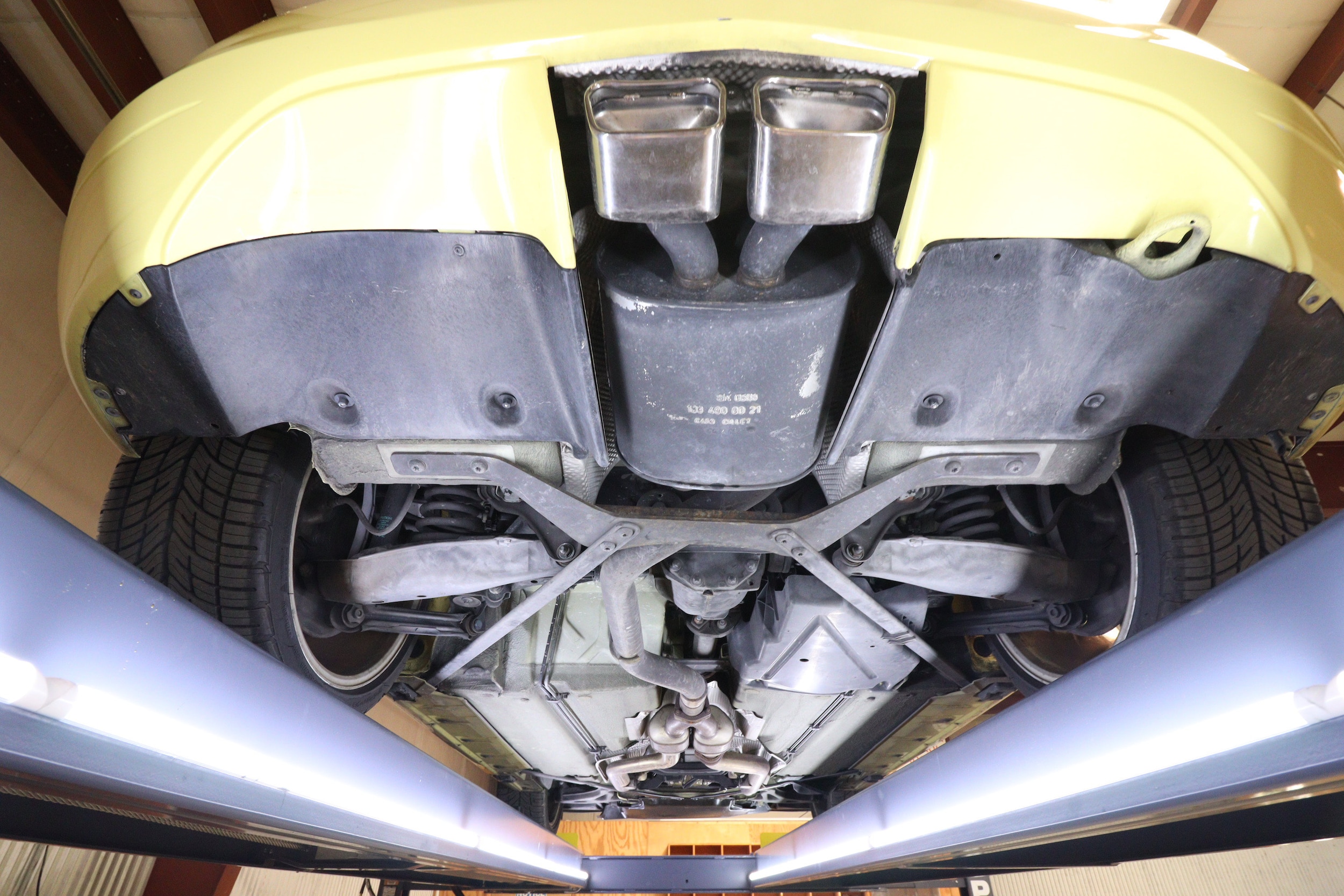 2005 Chrysler Crossfire 48