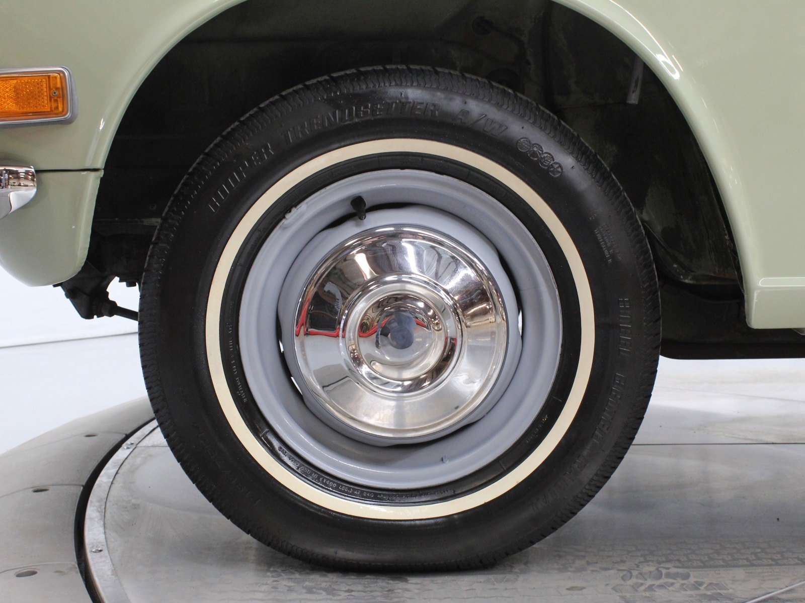 1971 Datsun 1600 23