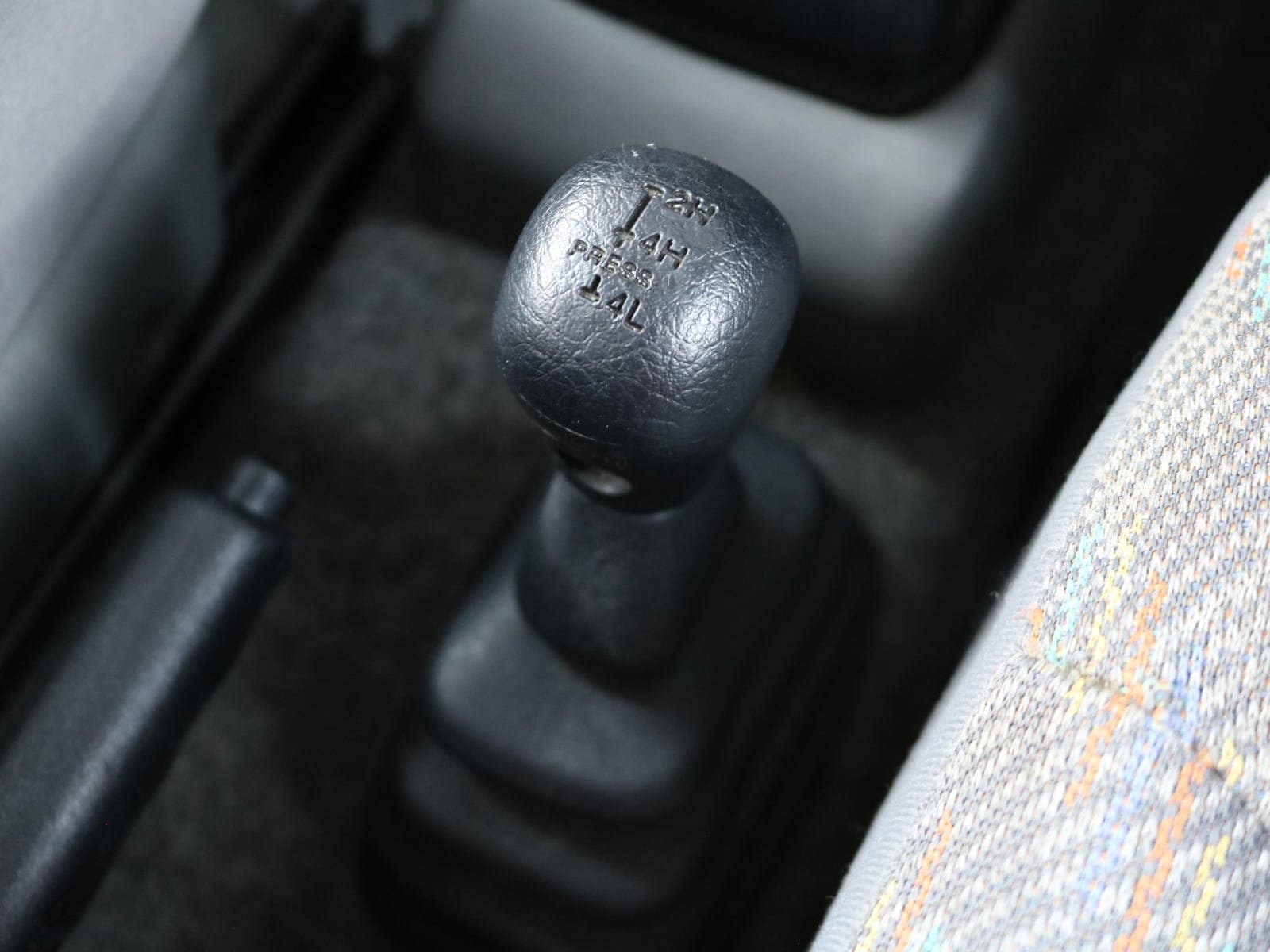 1999 Mazda AZ 14