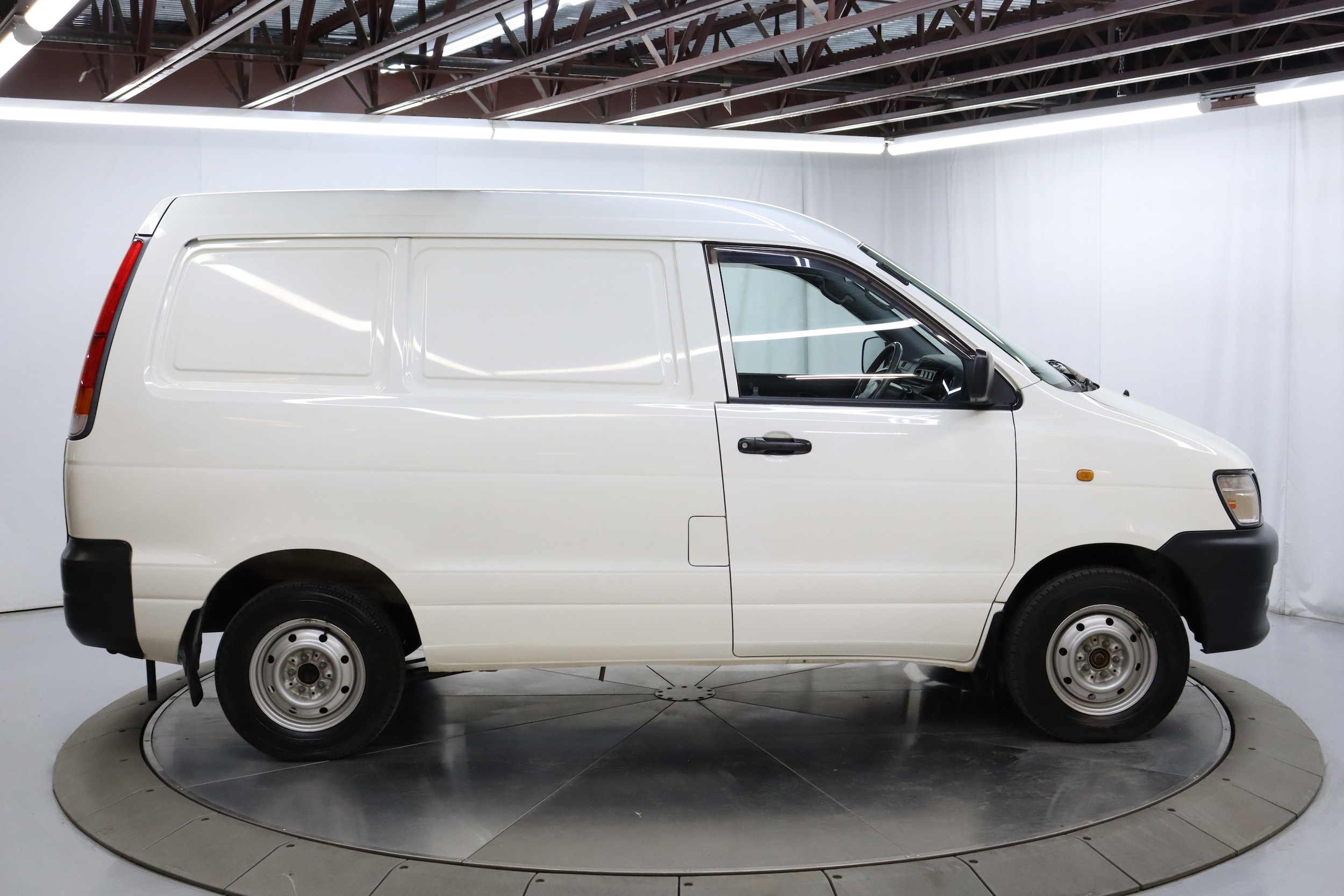 1998 Toyota Liteace 8