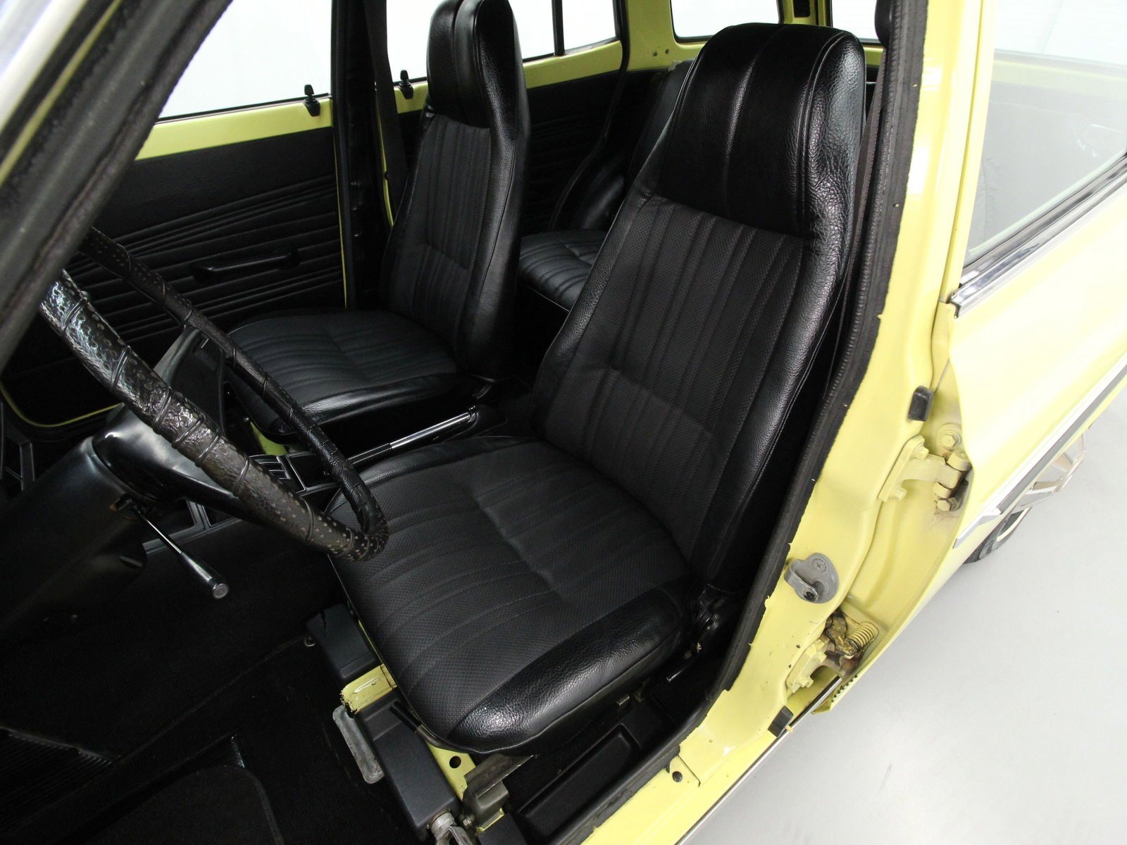 1974 Datsun 710 34