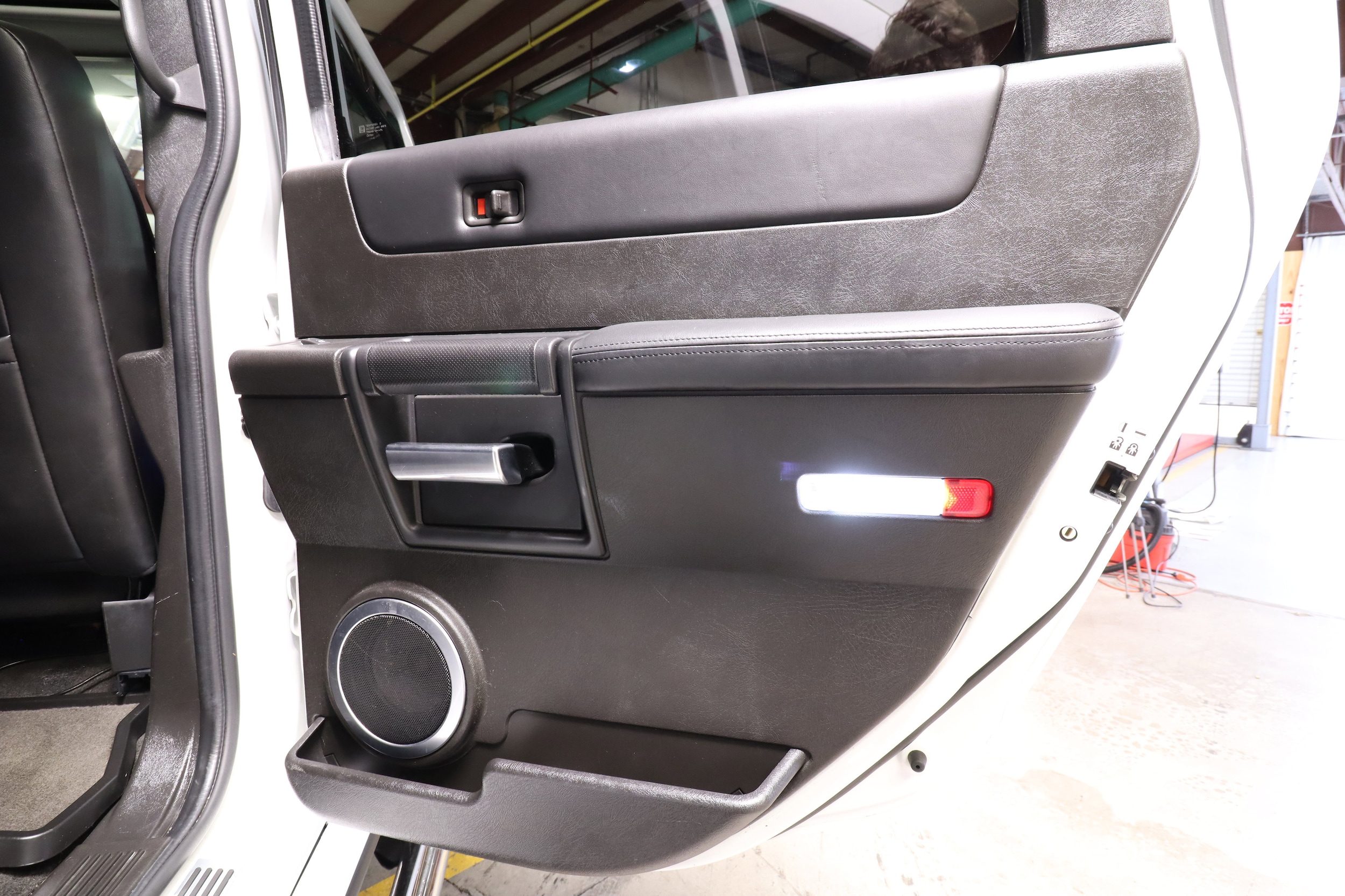 2005 HUMMER H2 25