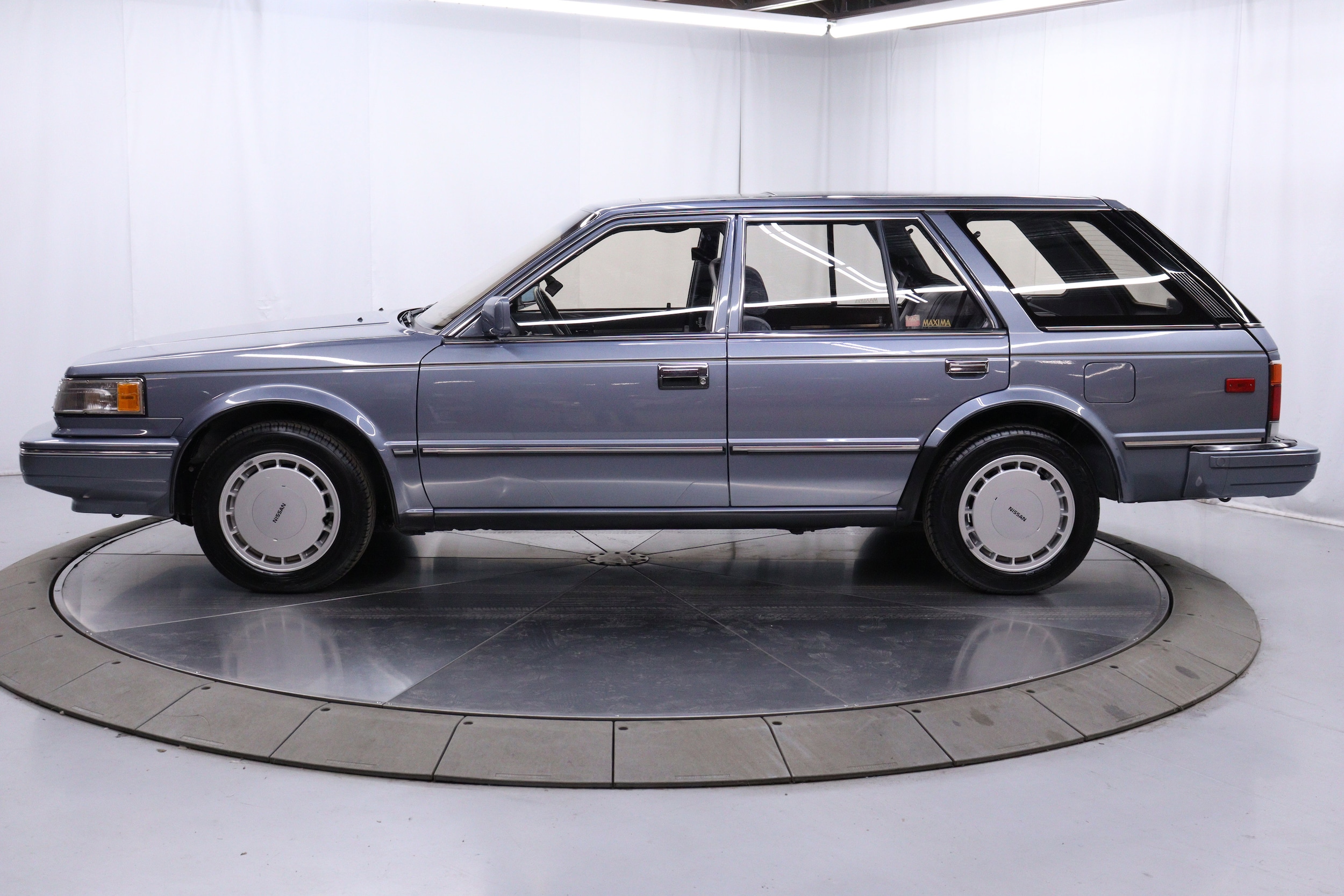1987 Nissan Maxima 4