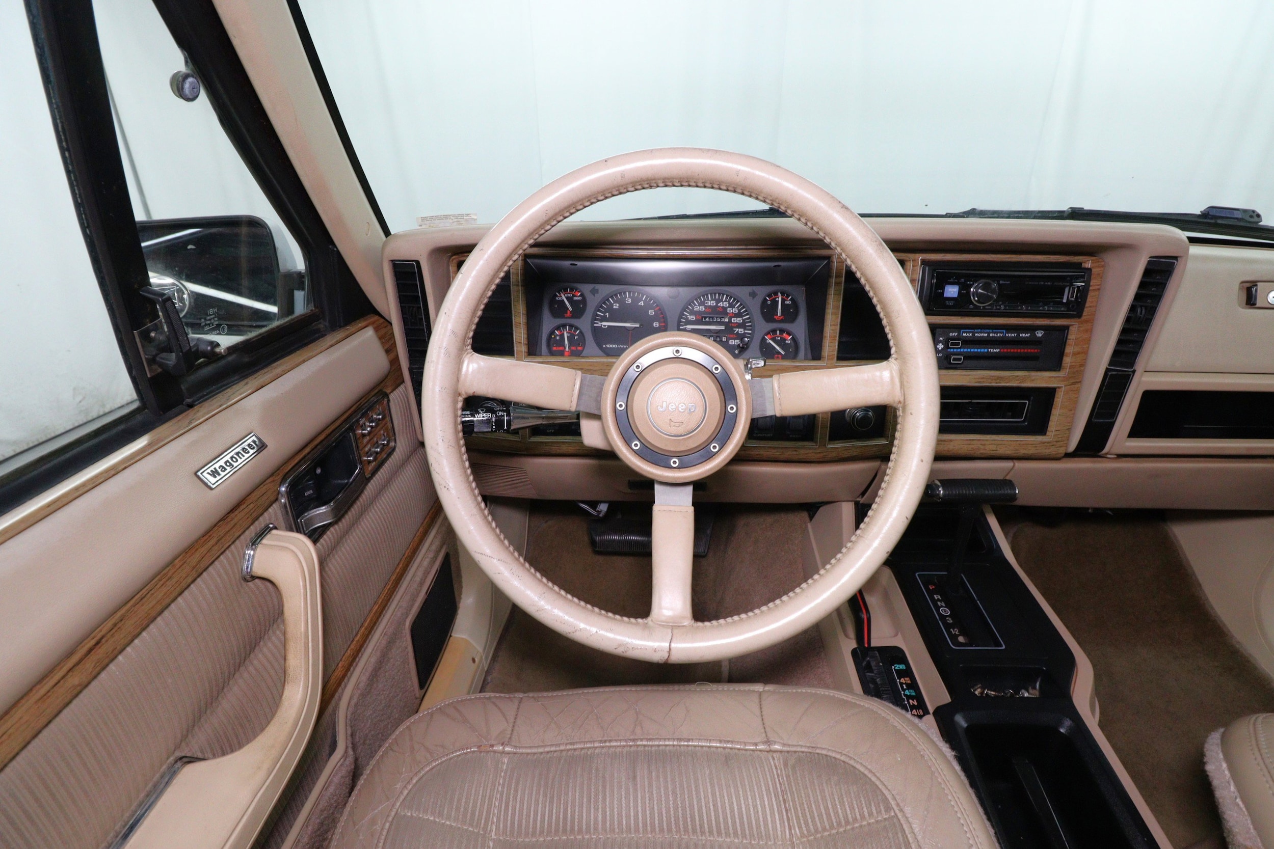 1989 Jeep Wagoneer Limited 10