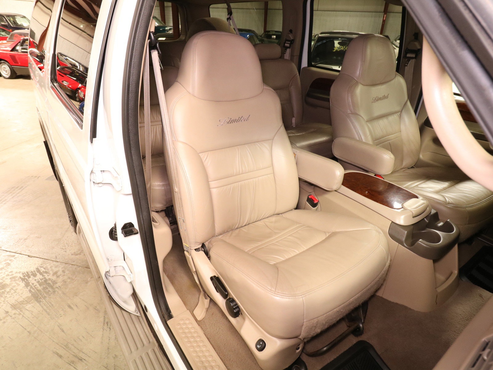 2000 Ford Excursion 16