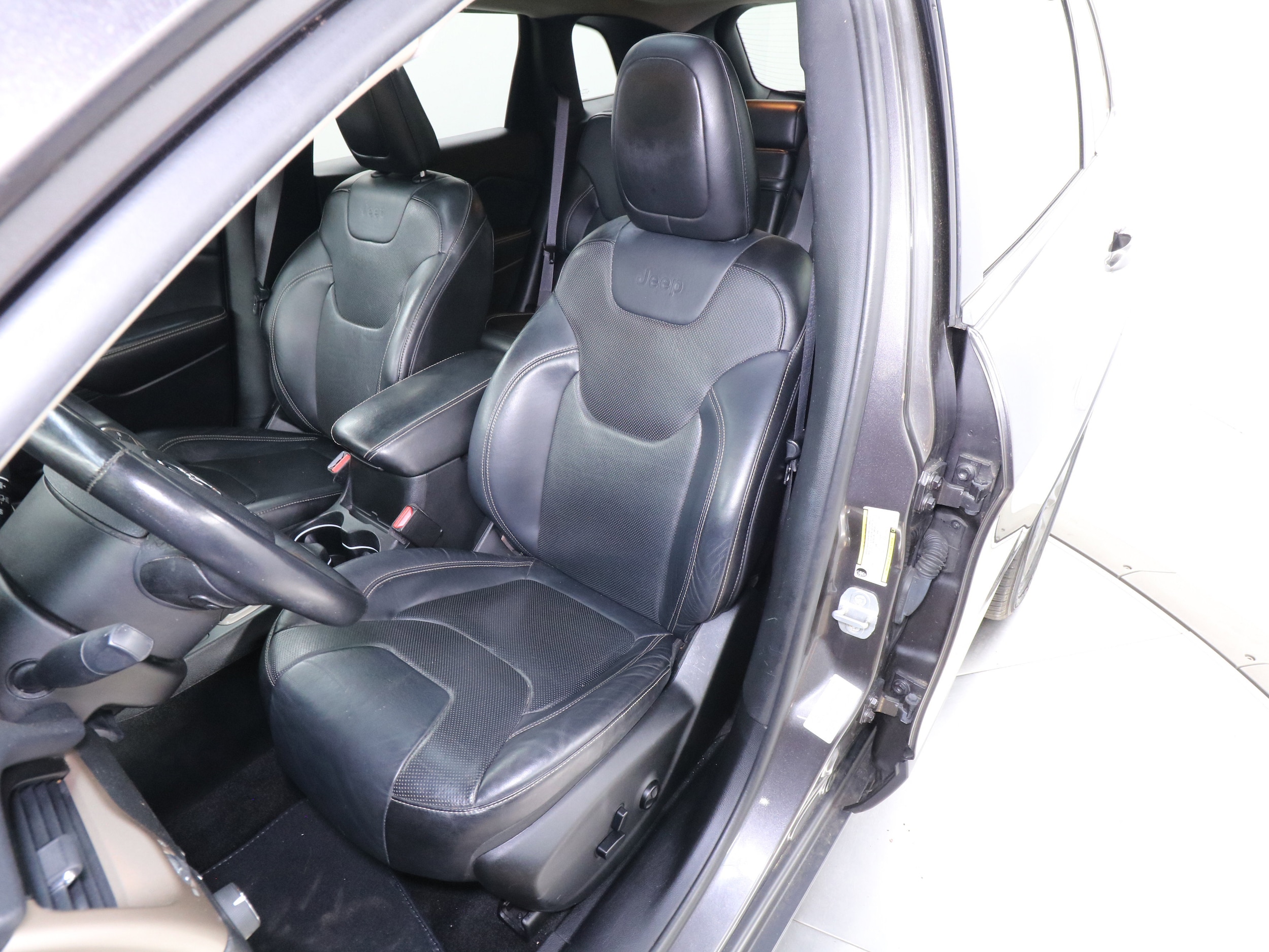2014 Jeep Cherokee 16