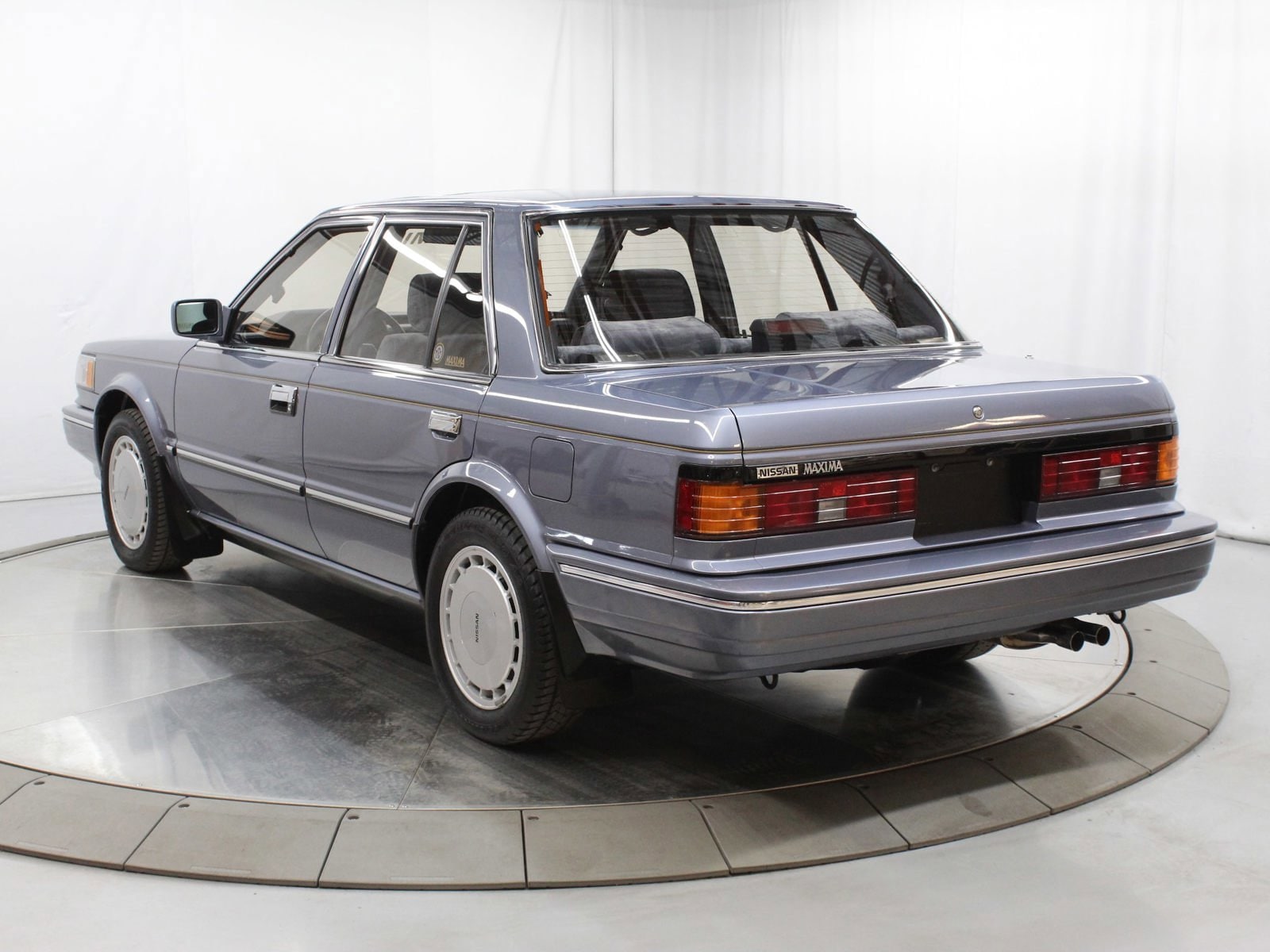 1987 Nissan Maxima 5