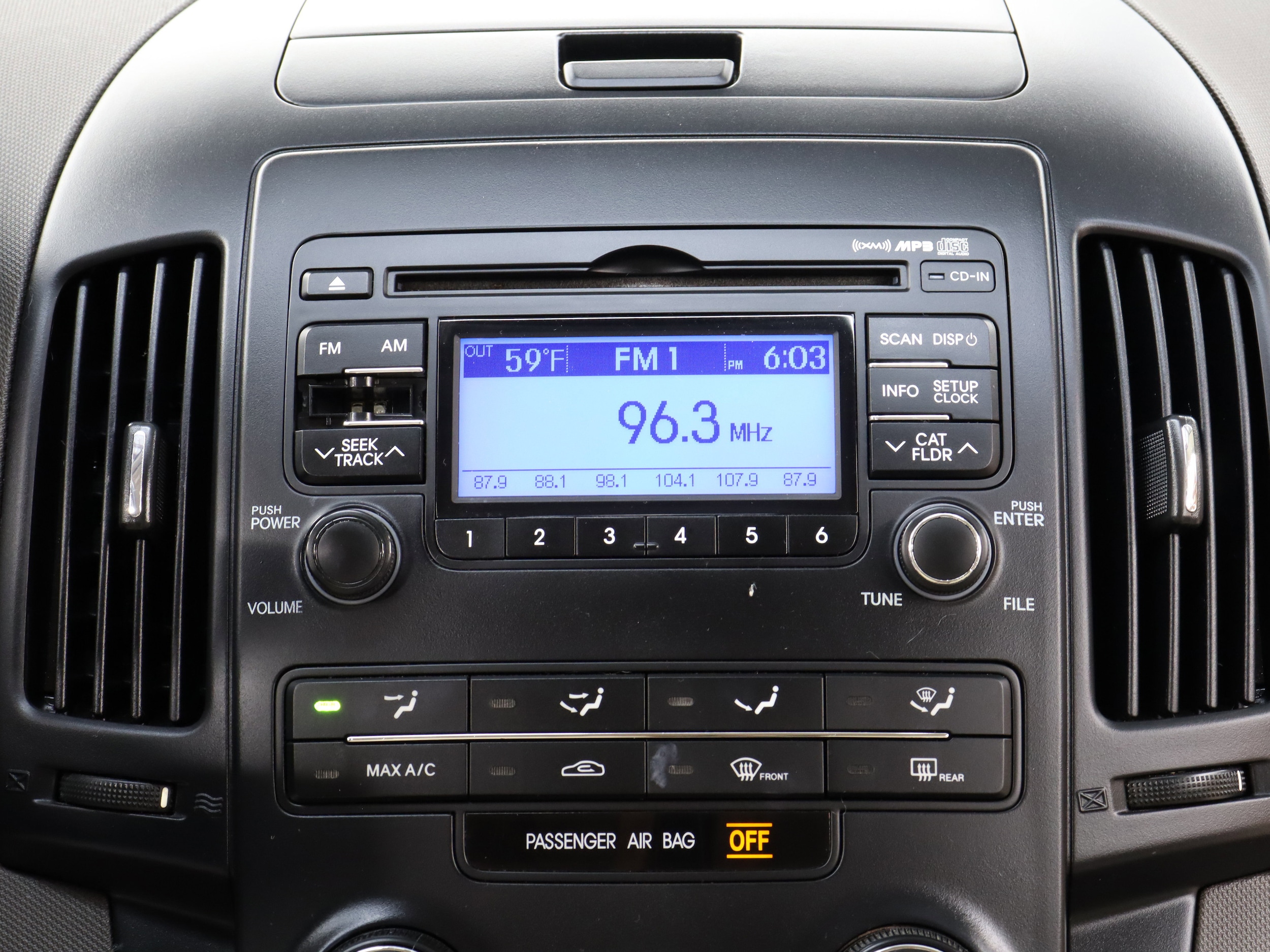2011 Hyundai Elantra Touring 12