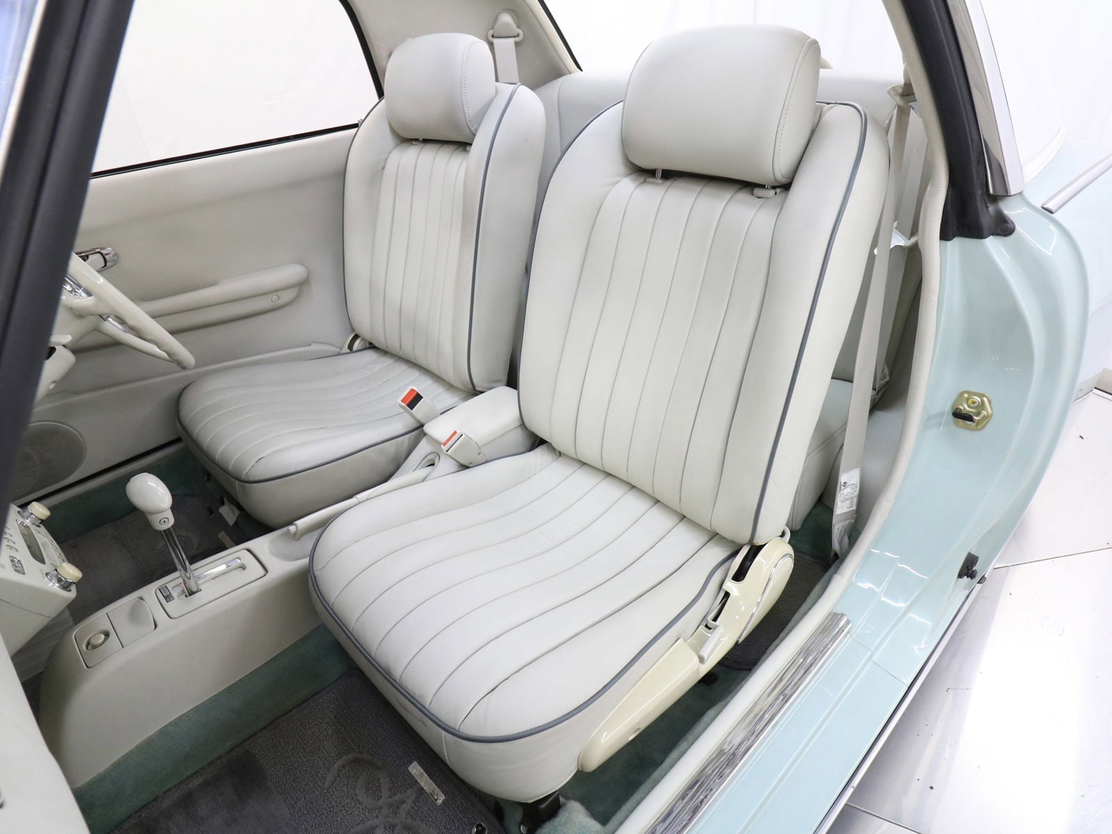 1993 Nissan Figaro 18