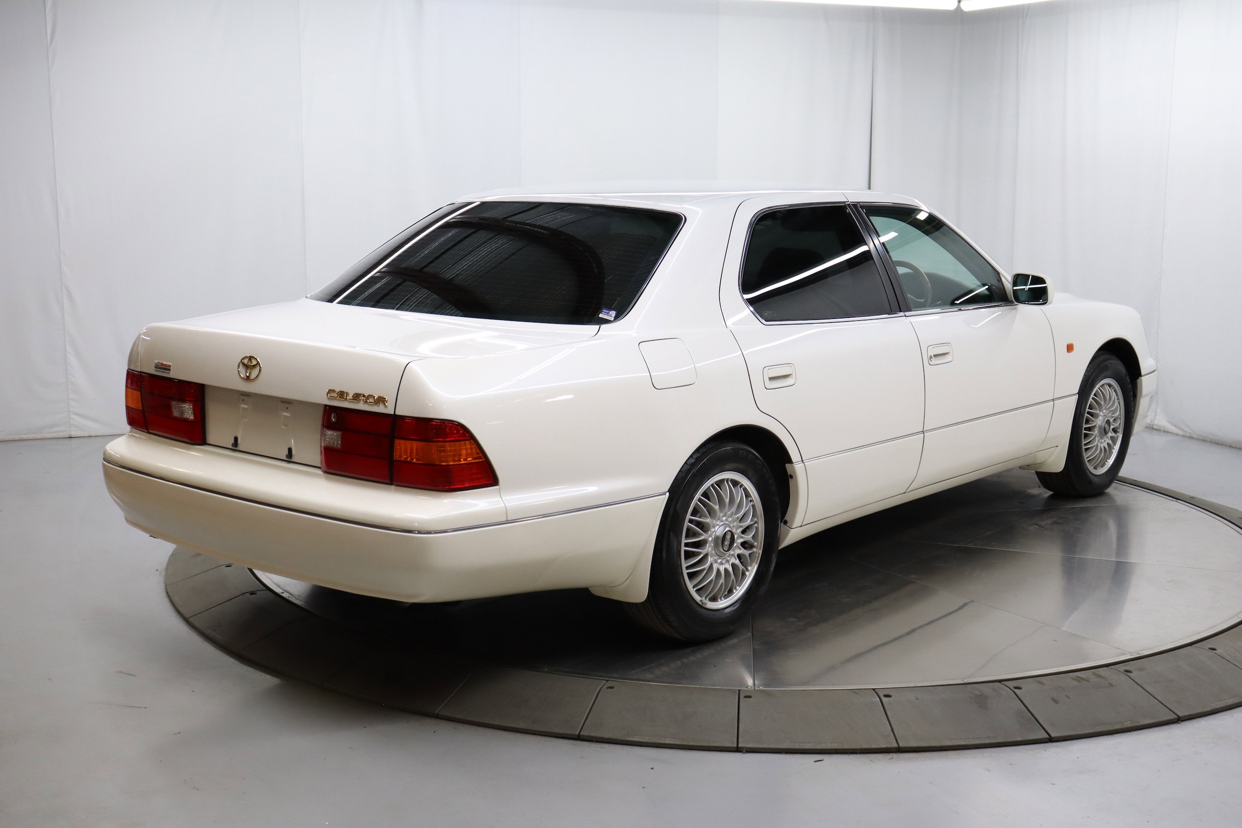 1999 Toyota Celsior 9