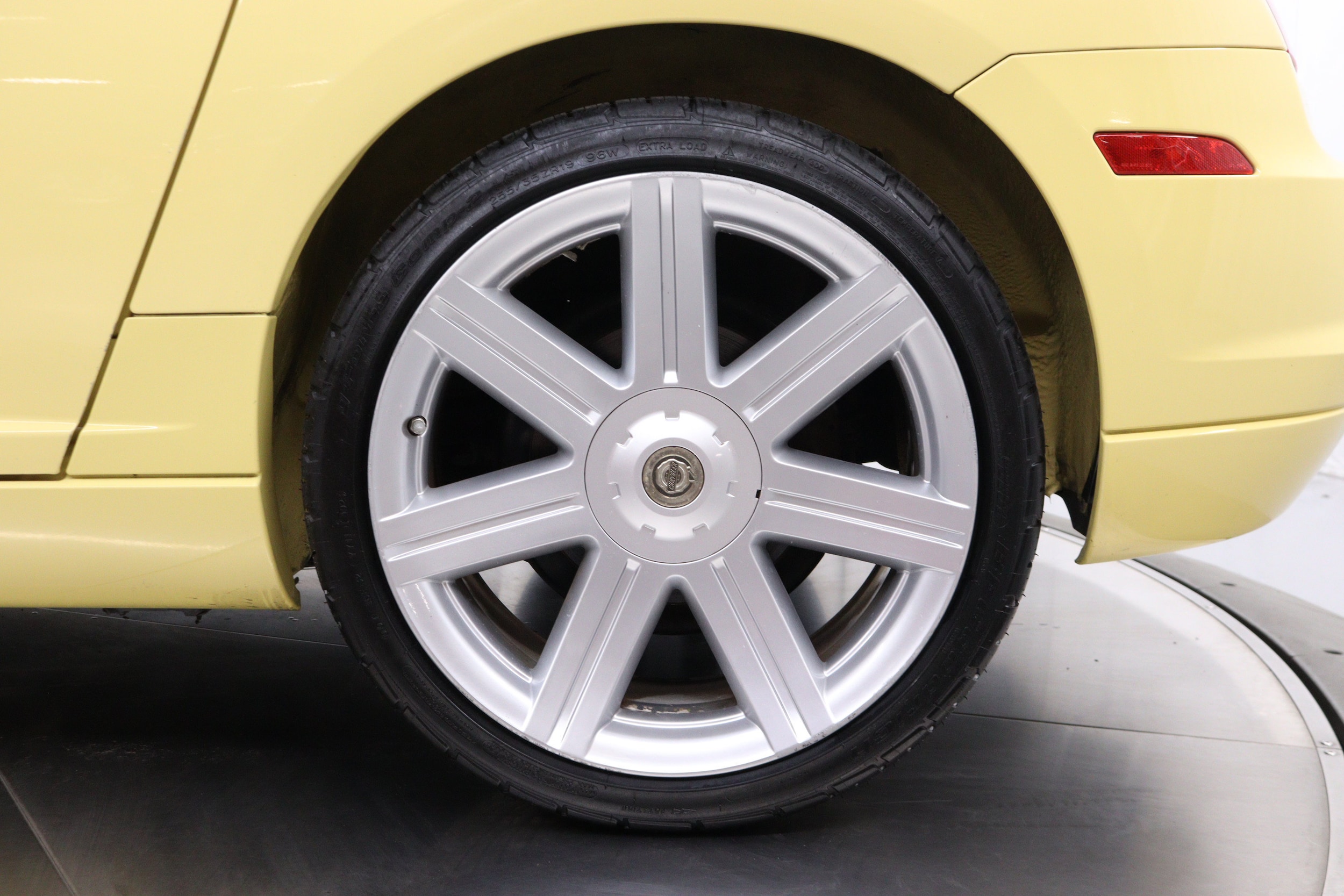 2005 Chrysler Crossfire 40