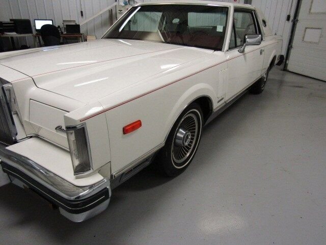 1982 Lincoln Continental 32