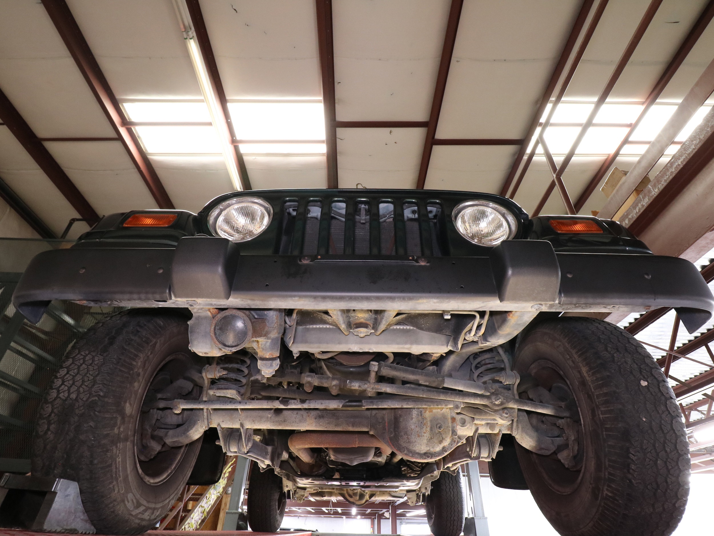 1999 Jeep Wrangler 32