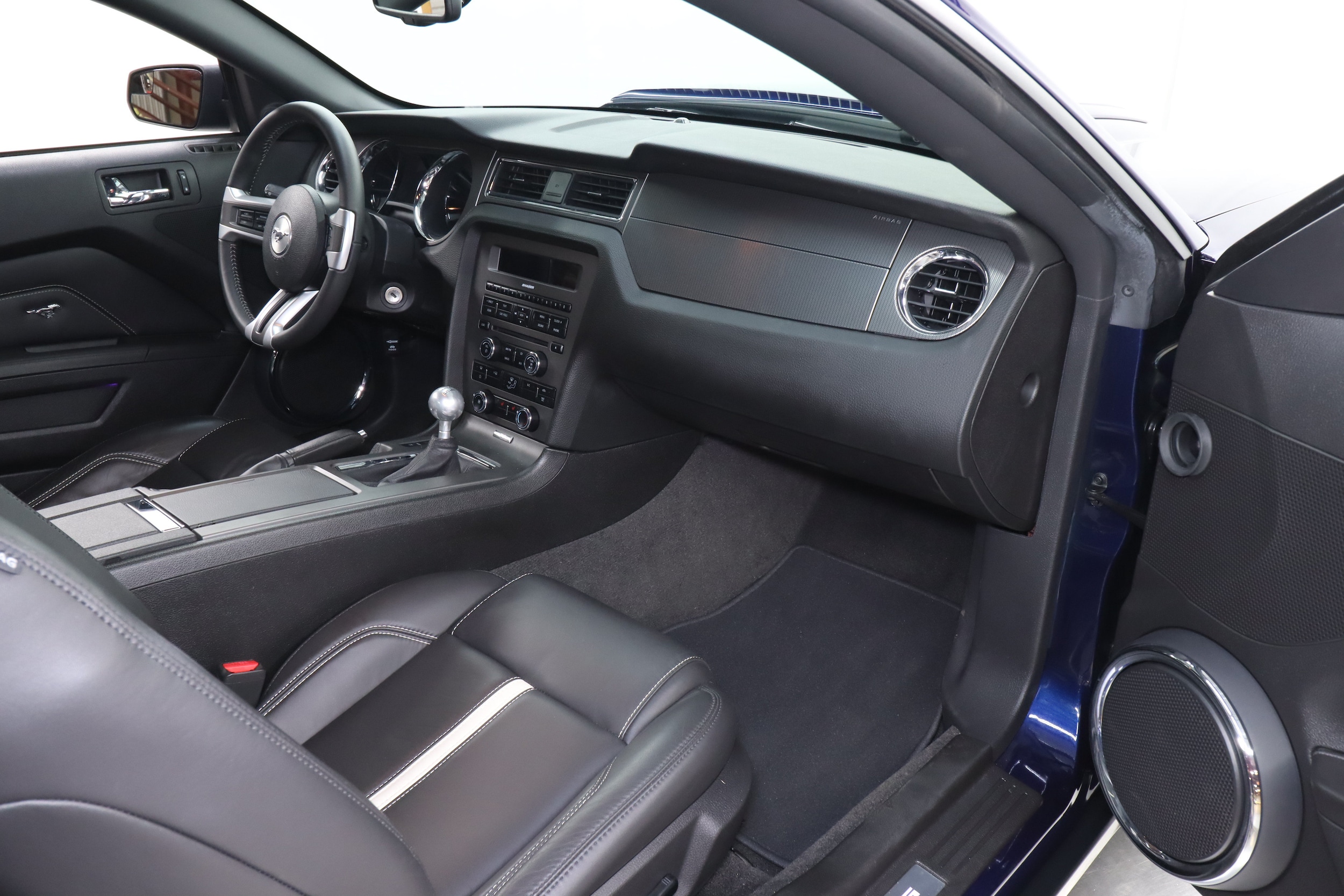 2011 Ford Mustang 17