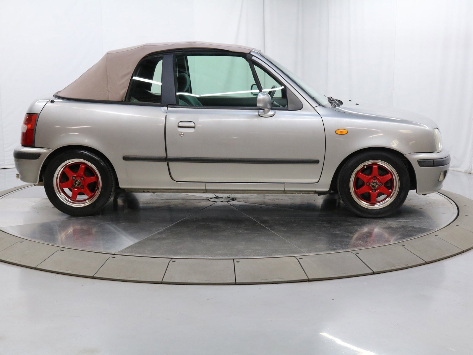 1998 Nissan March 10