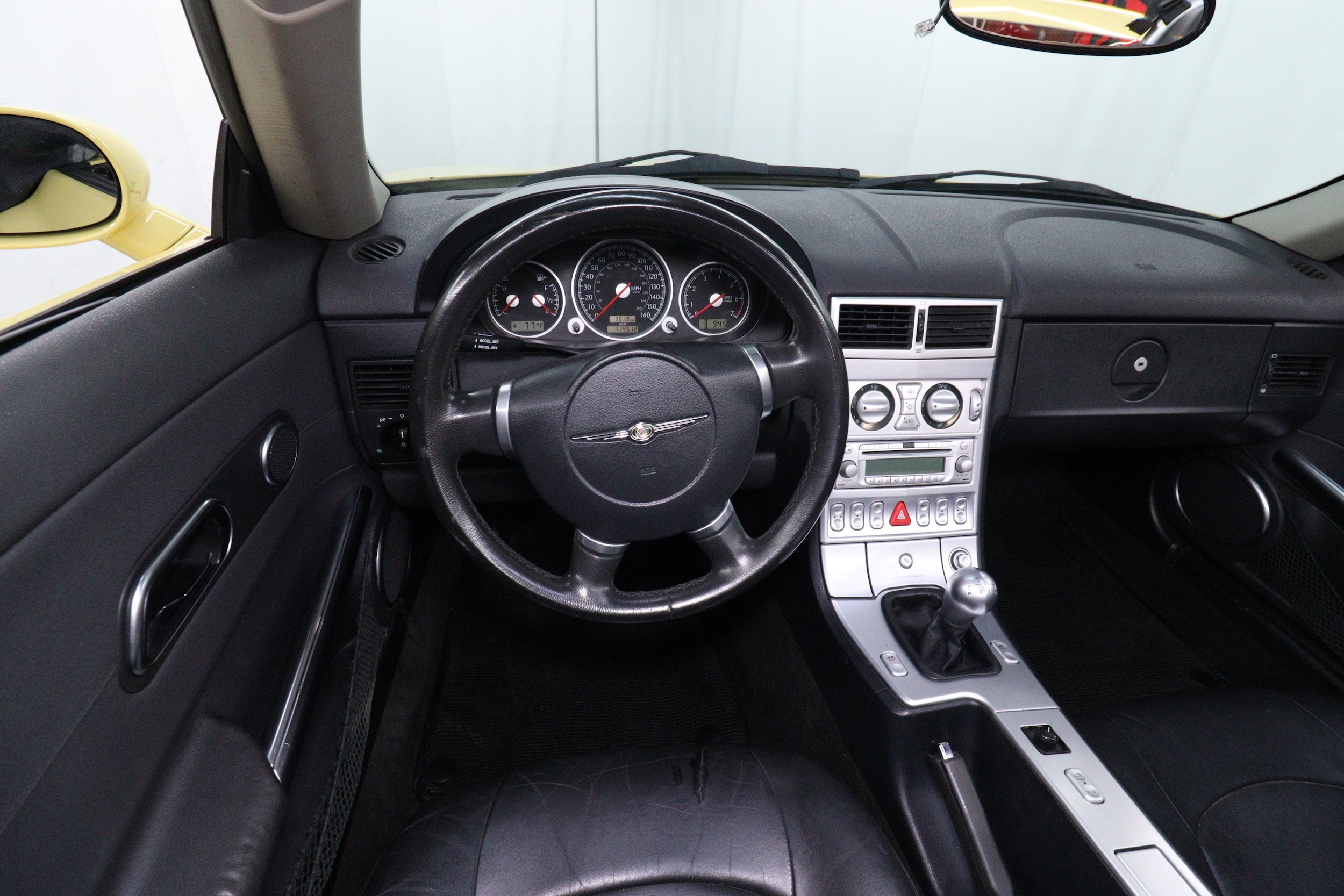 2005 Chrysler Crossfire 16