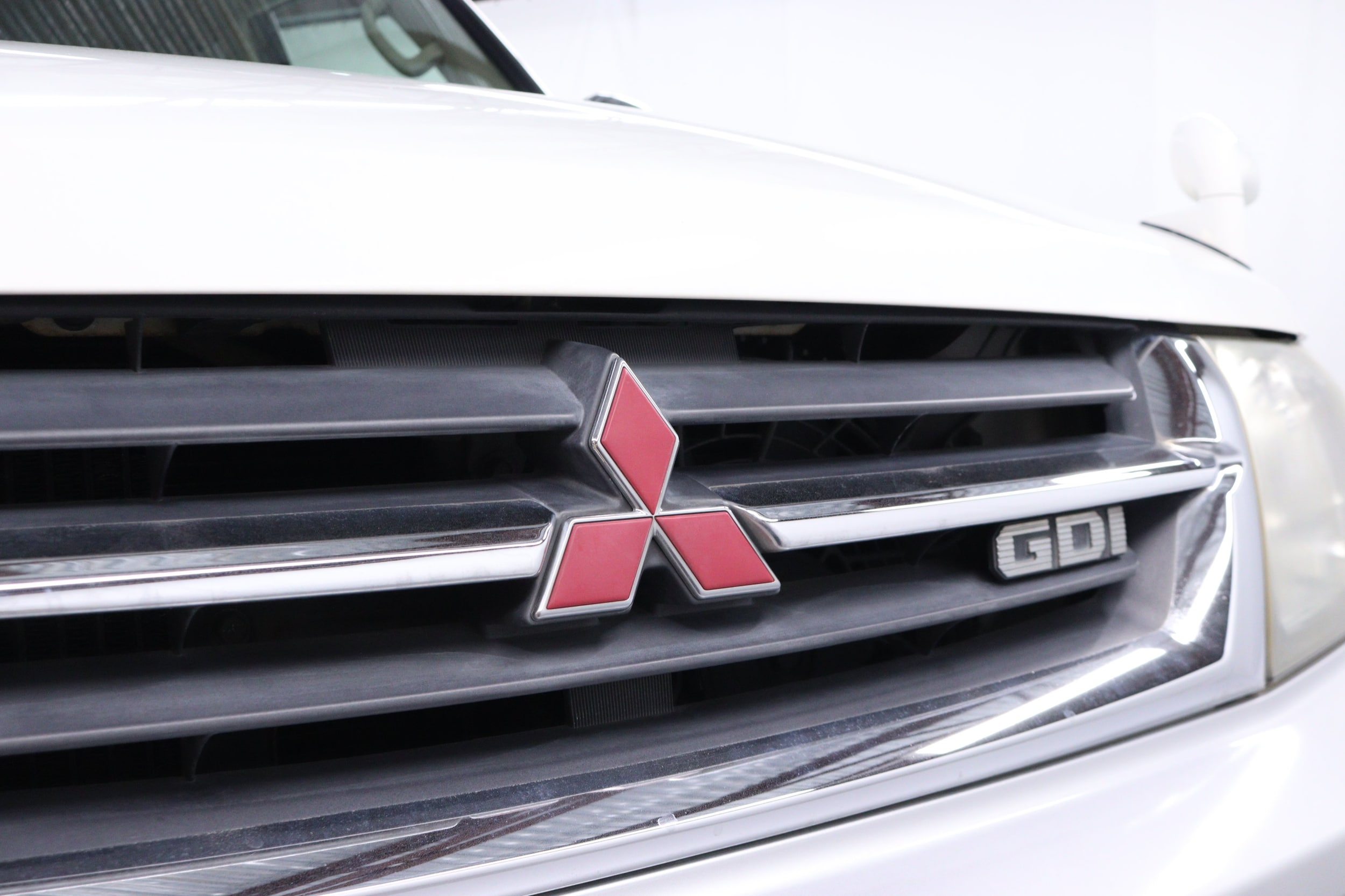 2000 Mitsubishi Pajero 76