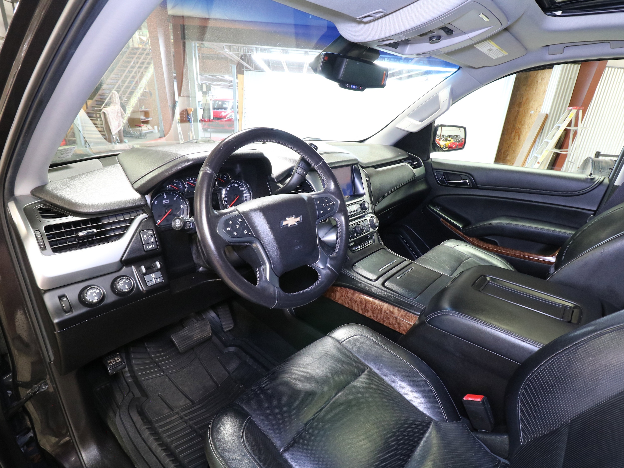 2015 Chevrolet Suburban 9