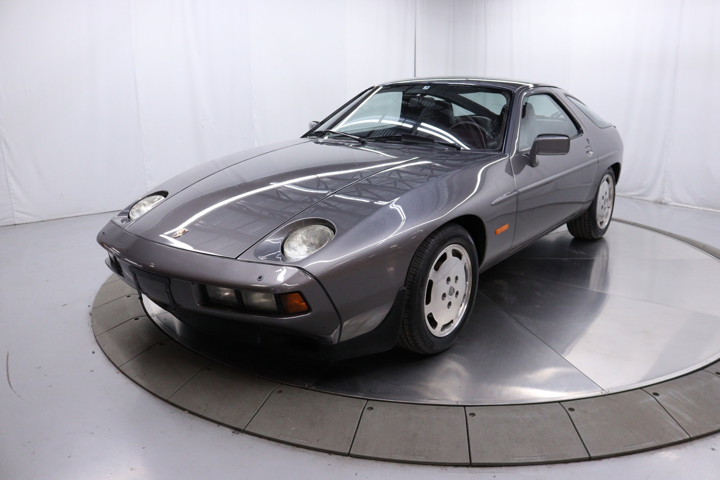 1982 Porsche 928 2