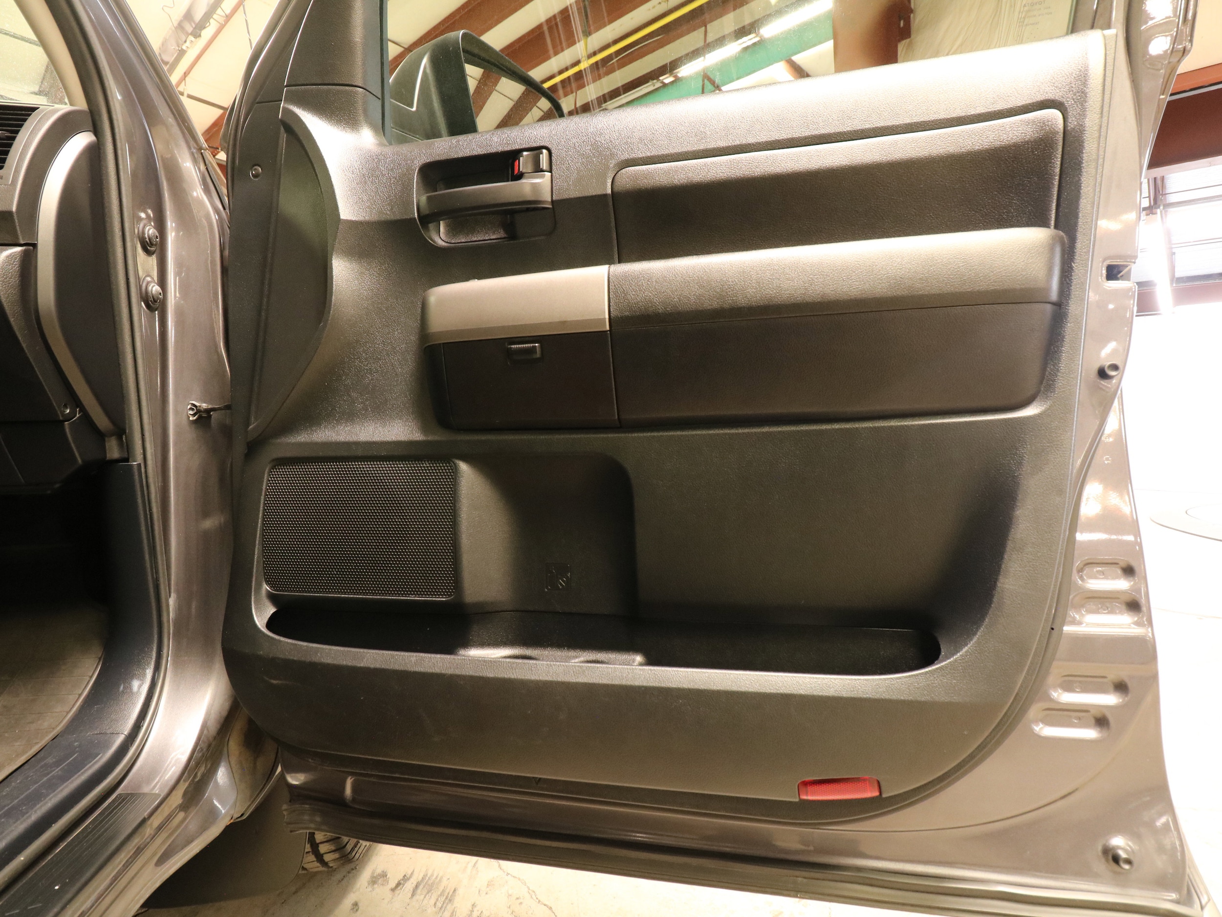 2012 Toyota Tundra 4WD Truck 22