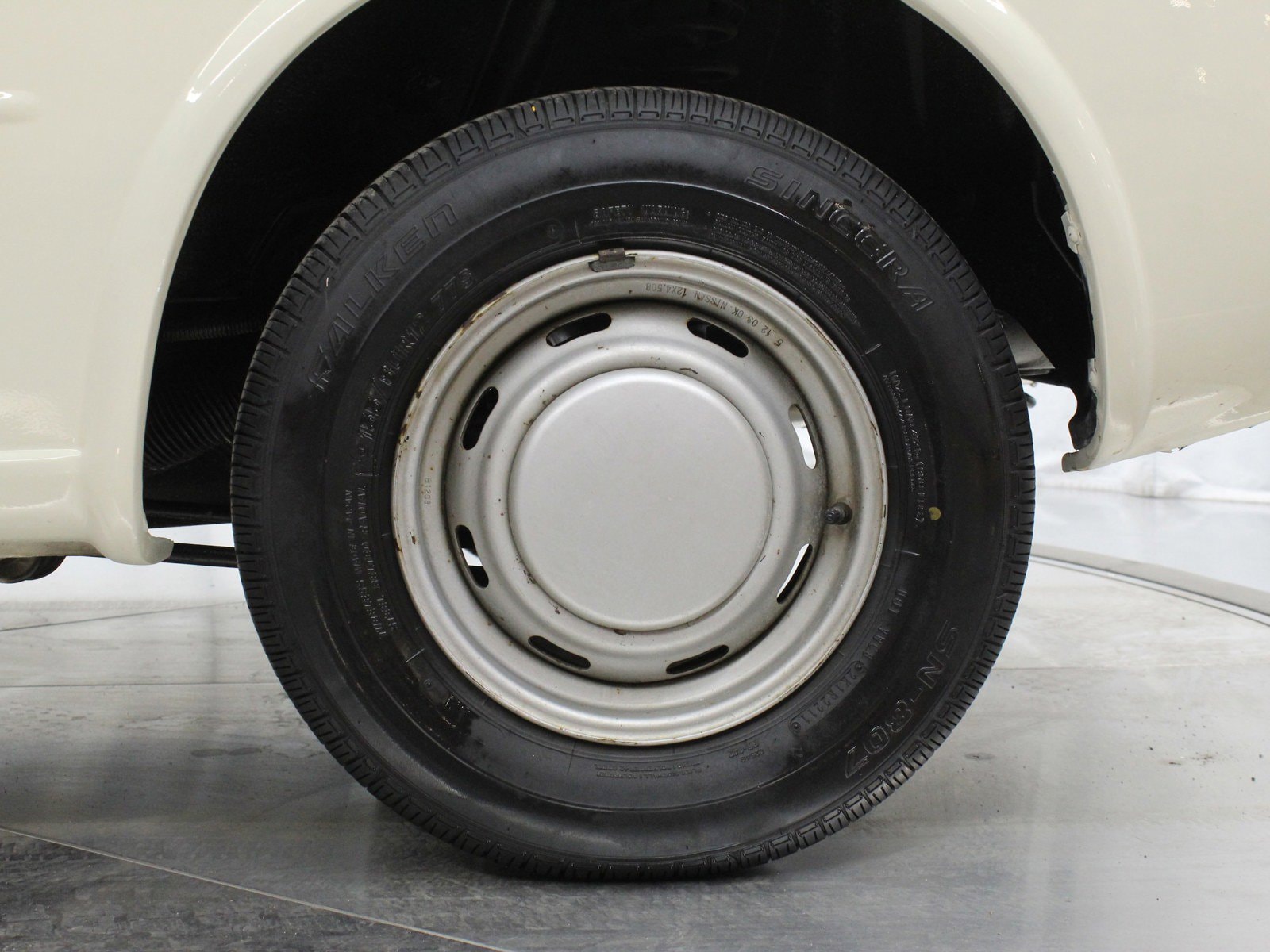 1990 Nissan Pao 29