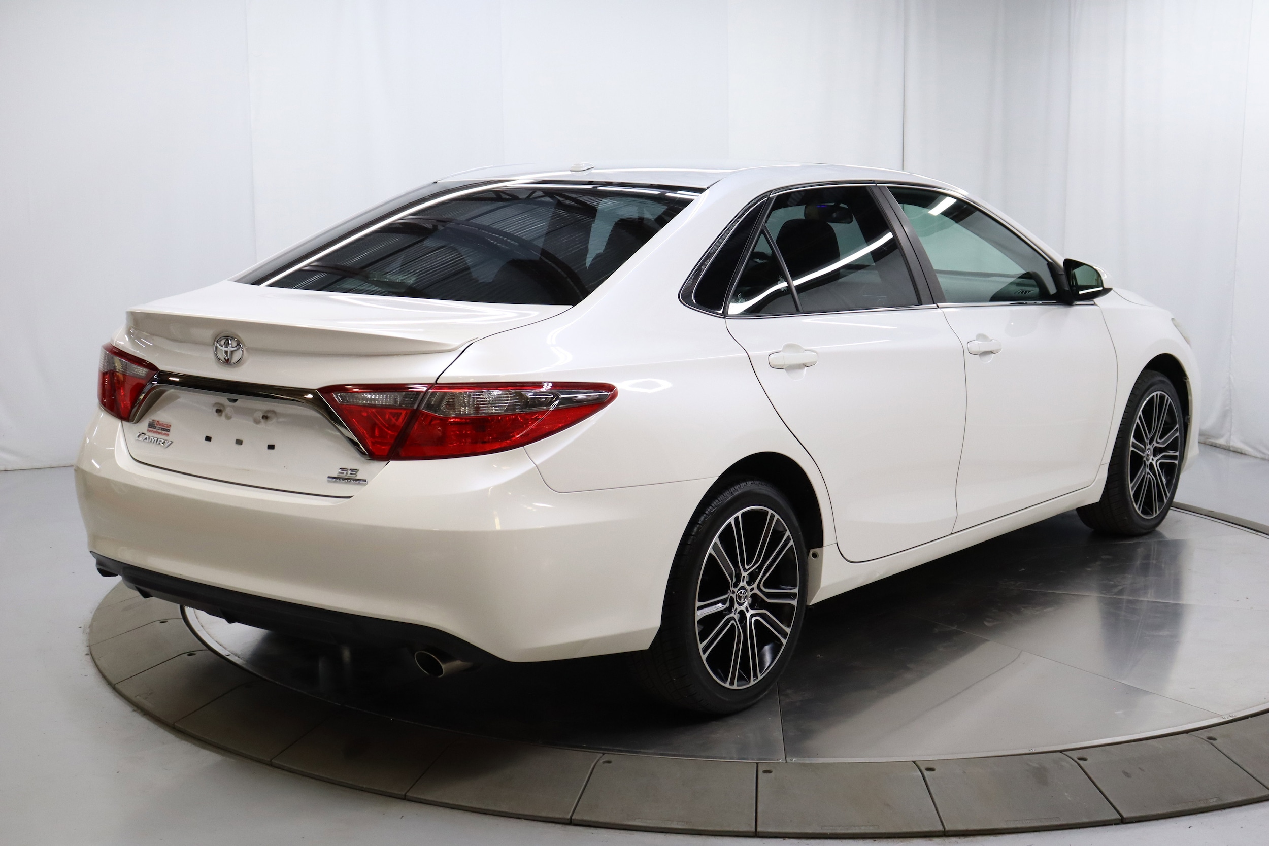 2016 Toyota Camry 7