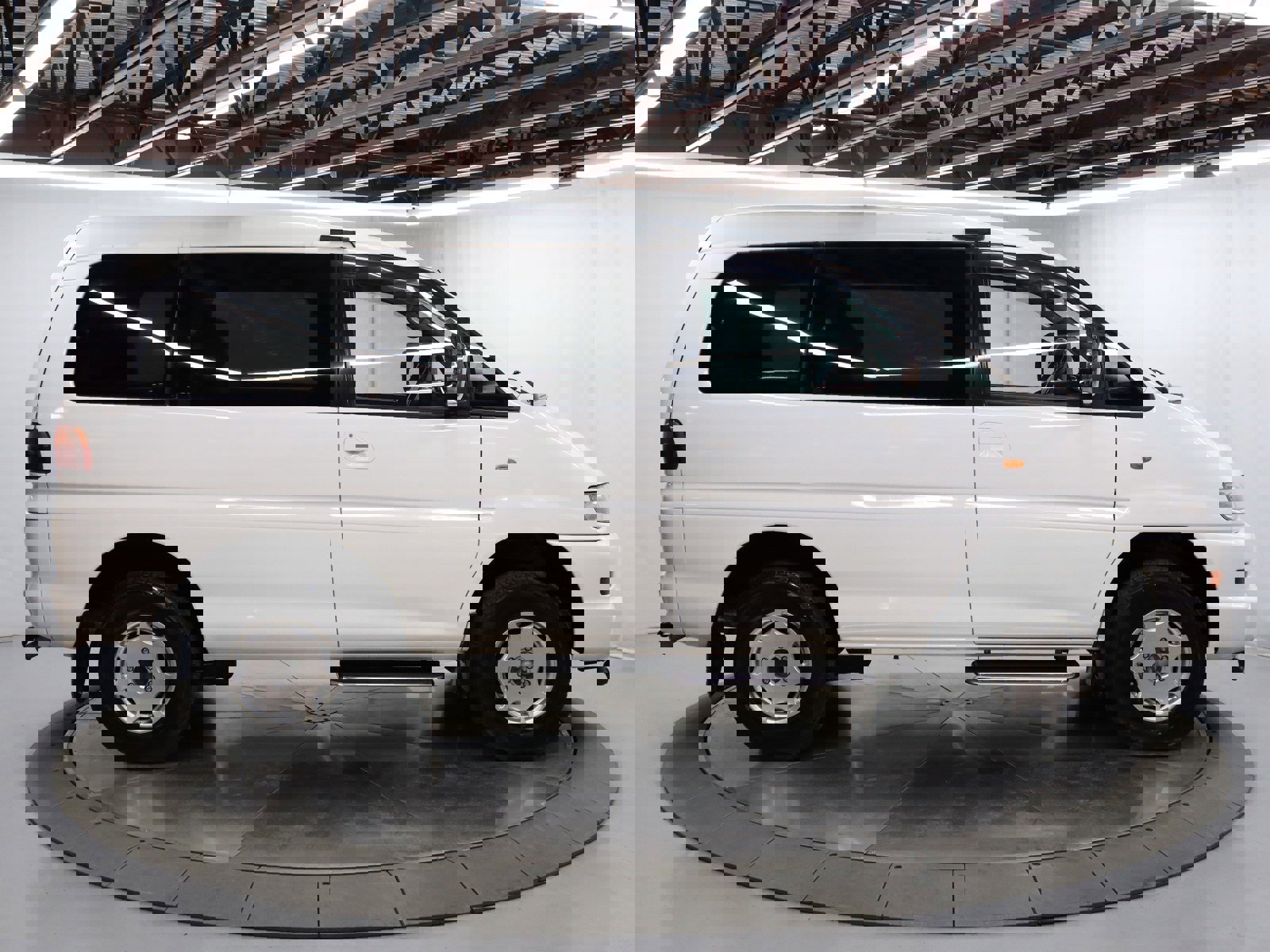 1998 Mitsubishi Delica 7